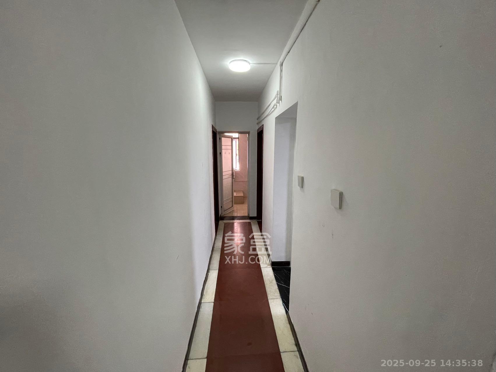 新富城 2室1厅1卫 2000.0元/月 新富城 2室1厅1卫 2000.0元/月室内图