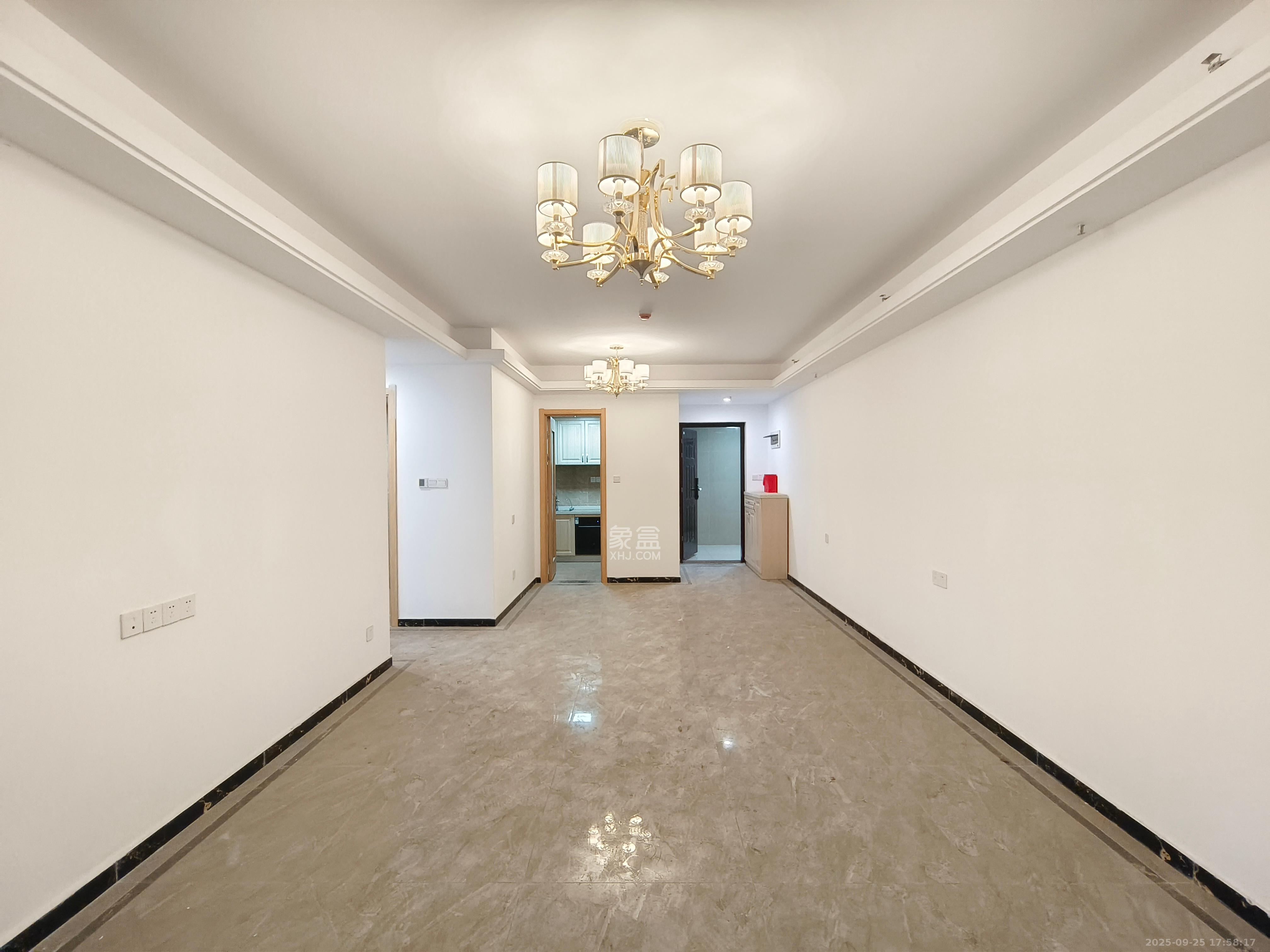 万润滨江天著 3室2厅2卫 2200.0元/月 万润滨江天著 3室2厅2卫 2200.0元/月室内图