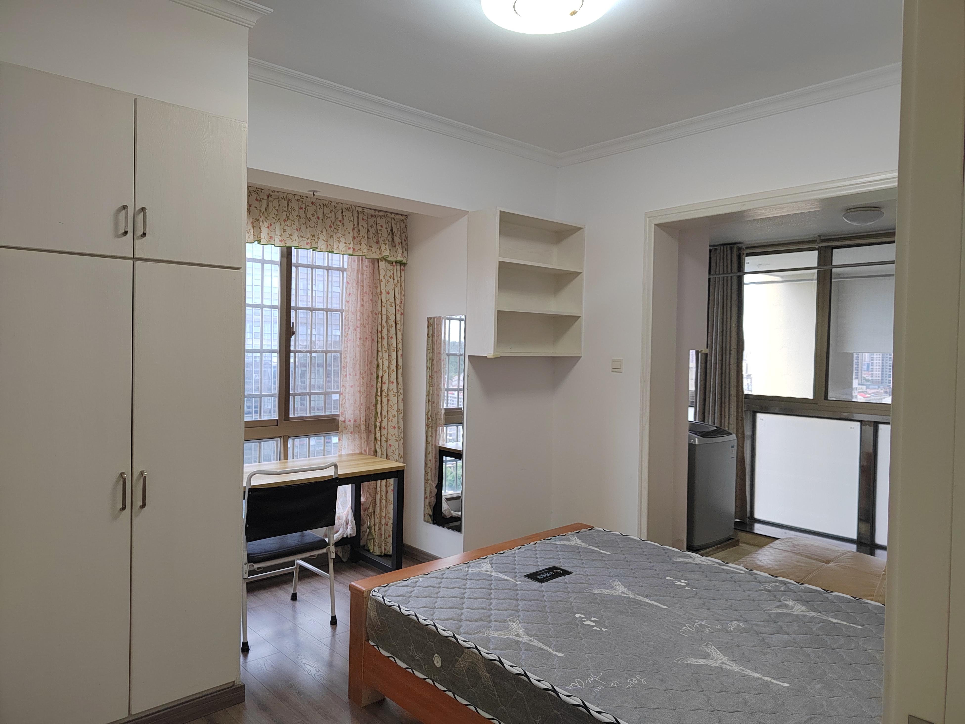 崇和中苑 2室1厅1卫 1500.0元/月 崇和中苑 2室1厅1卫 1500.0元/月室内图