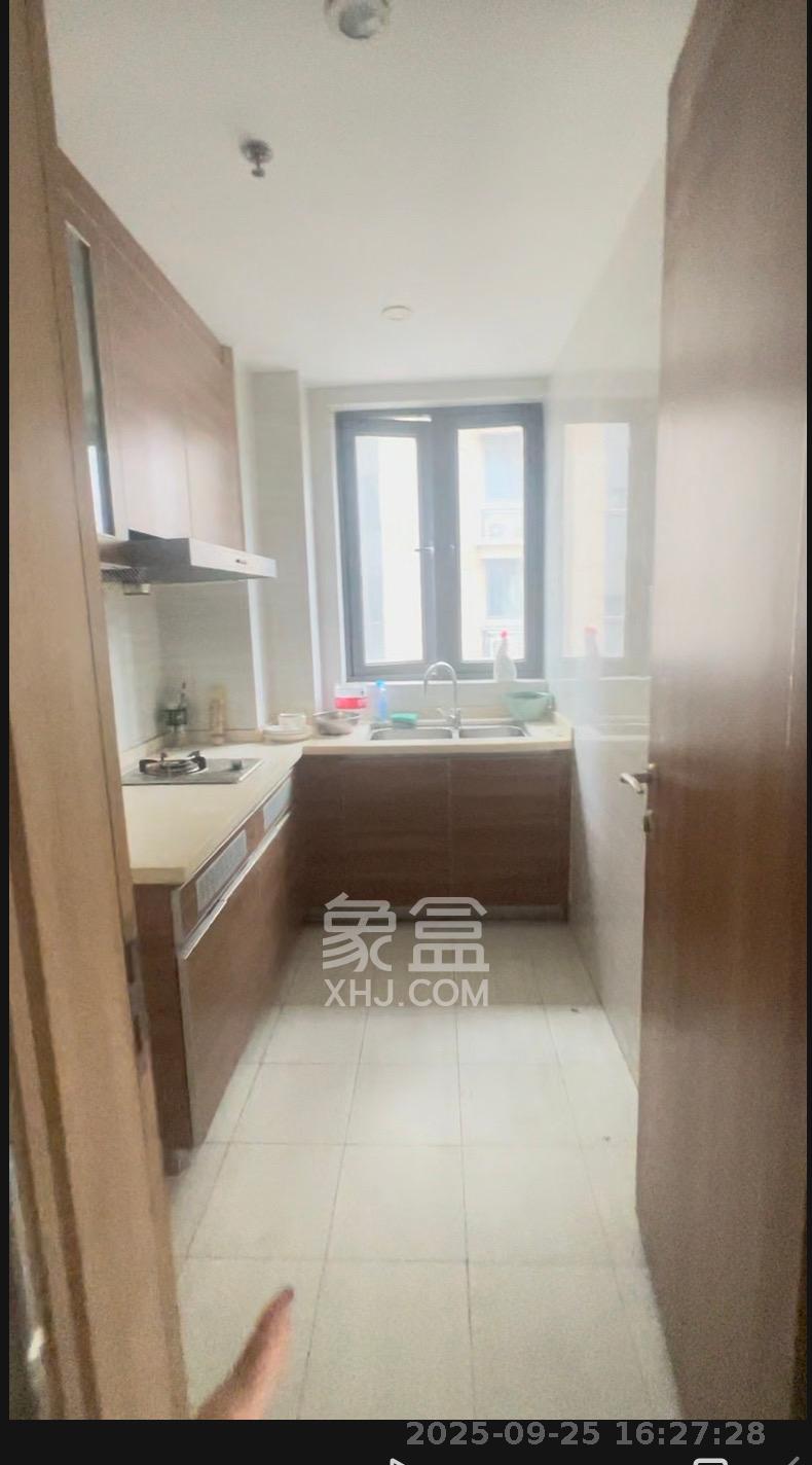 恒大国际广场 2室2厅1卫 1100.0元/月 恒大国际广场 2室2厅1卫 1100.0元/月室内图