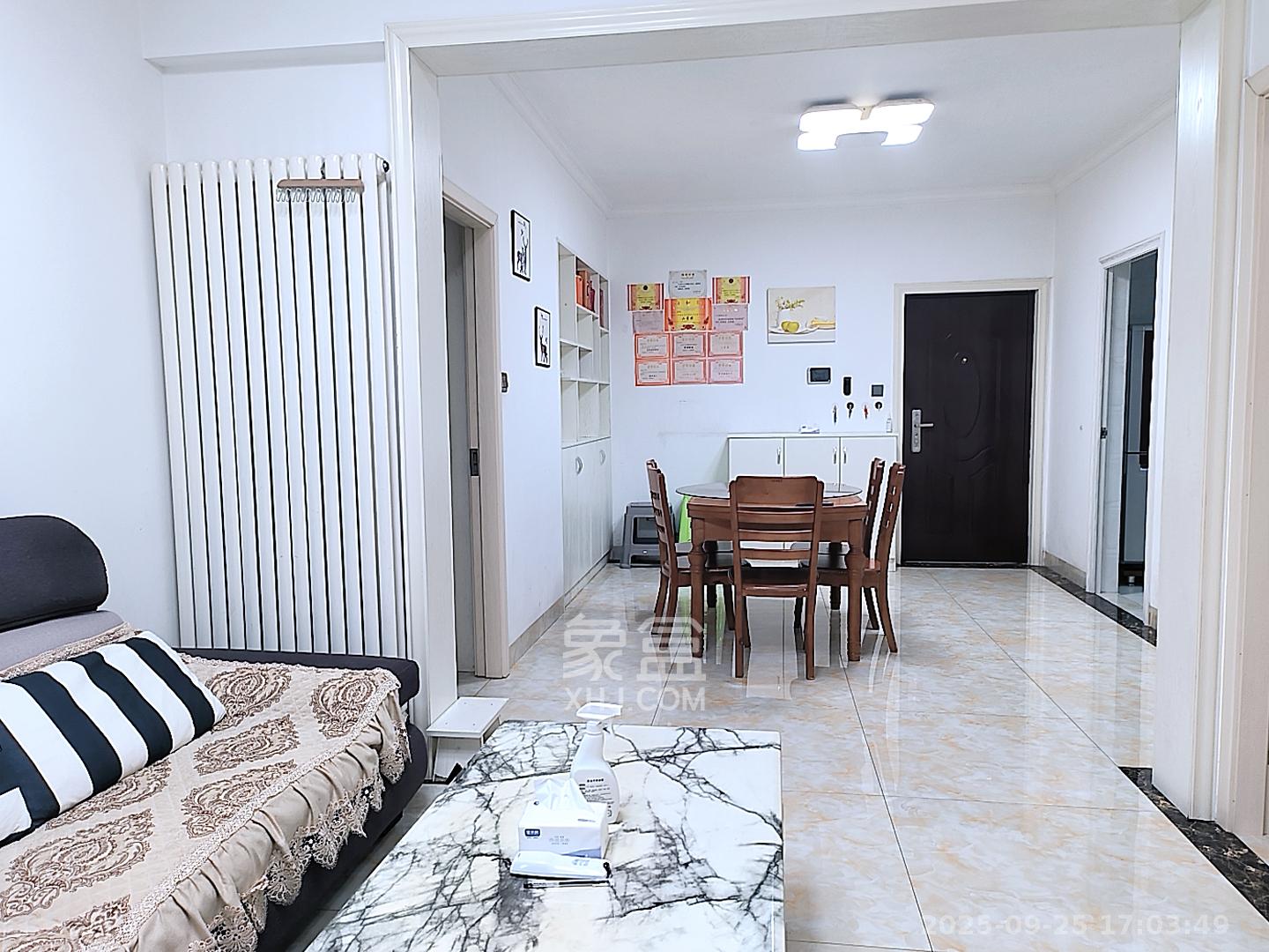 怡海星城 2室2厅1卫 1900.0元/月 怡海星城 2室2厅1卫 1900.0元/月室内图