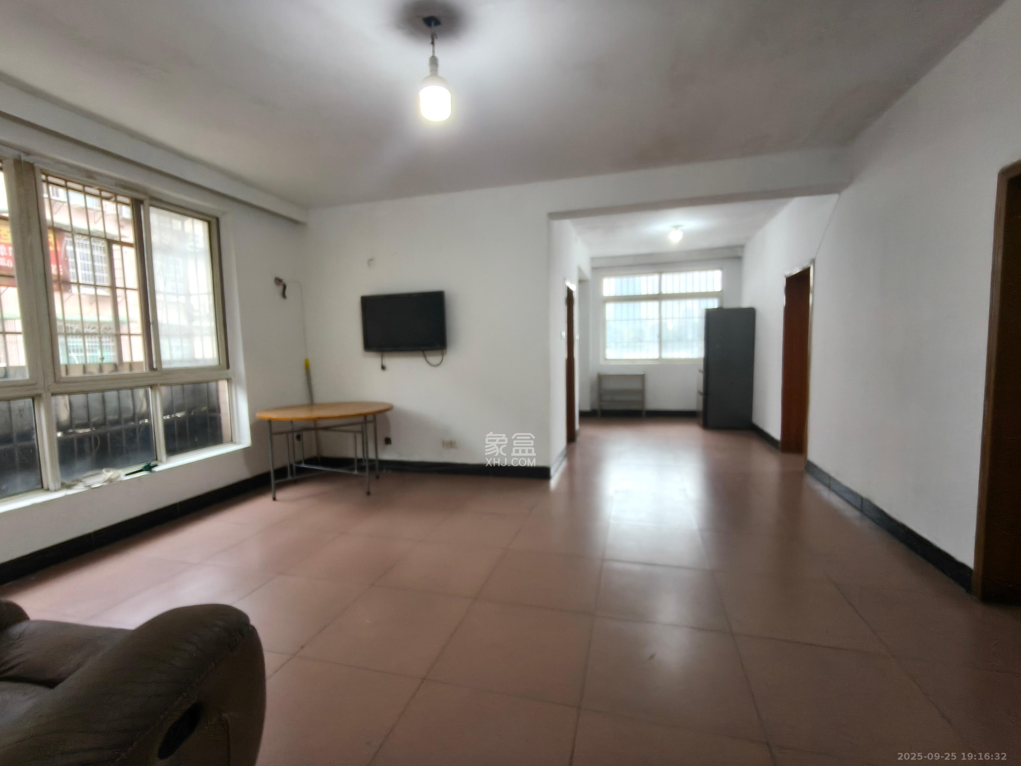 高桥社区高福星小区 3室1厅1卫 1900.0元/月 高桥社区高福星小区 3室1厅1卫 1900.0元/月室内图