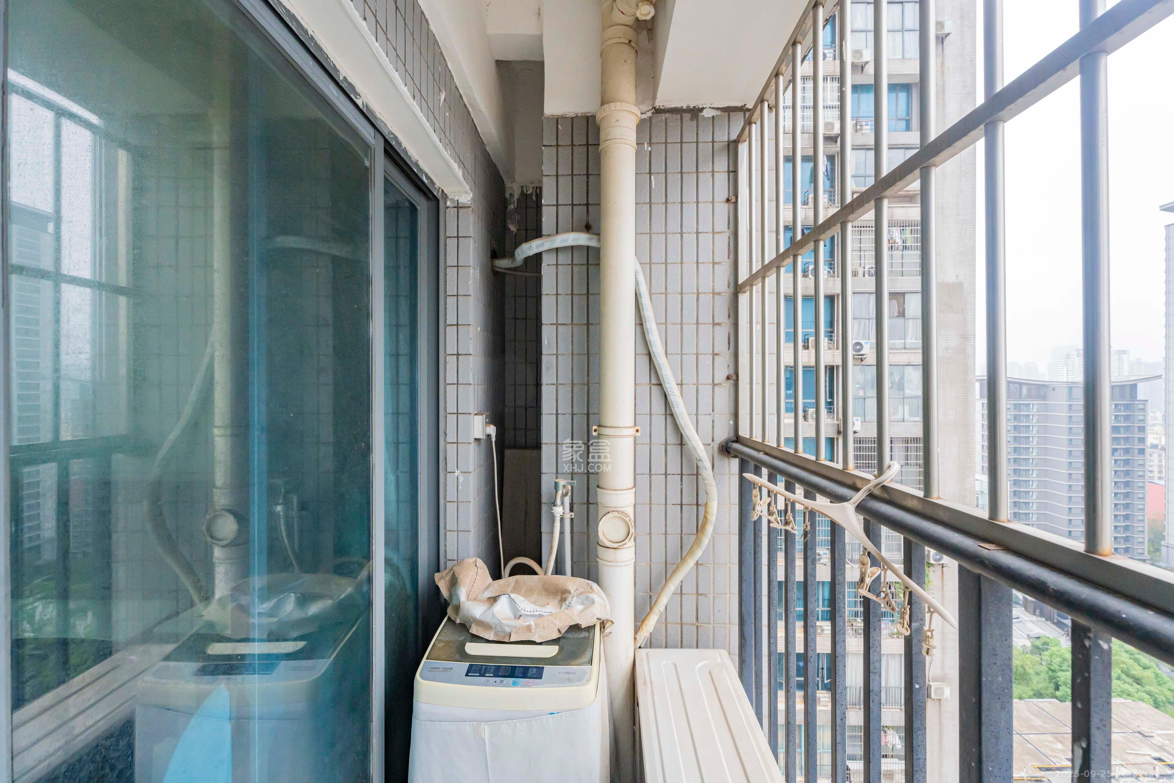 名富公寓 1室1厅1卫 20.0万 名富公寓 1室1厅1卫 20.0万阳台