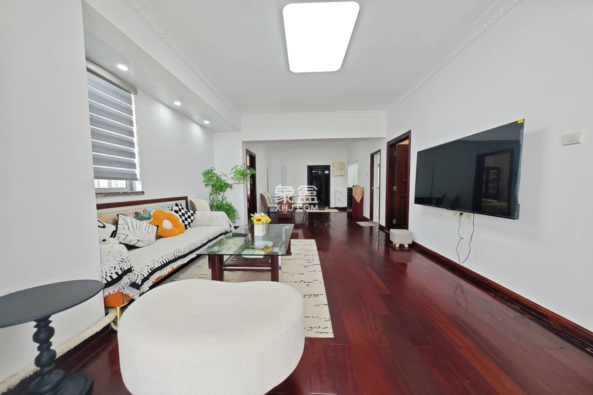 丽都花园 3室2厅2卫 126.0万 丽都花园 3室2厅2卫 126.0万客厅