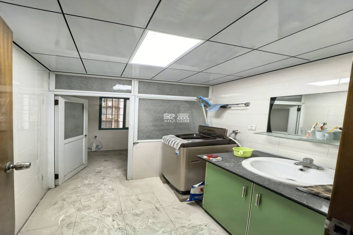 加州阳光小区(吉星阳光) 3室2厅2卫 60.0万 加州阳光小区(吉星阳光) 3室2厅2卫 60.0万客厅