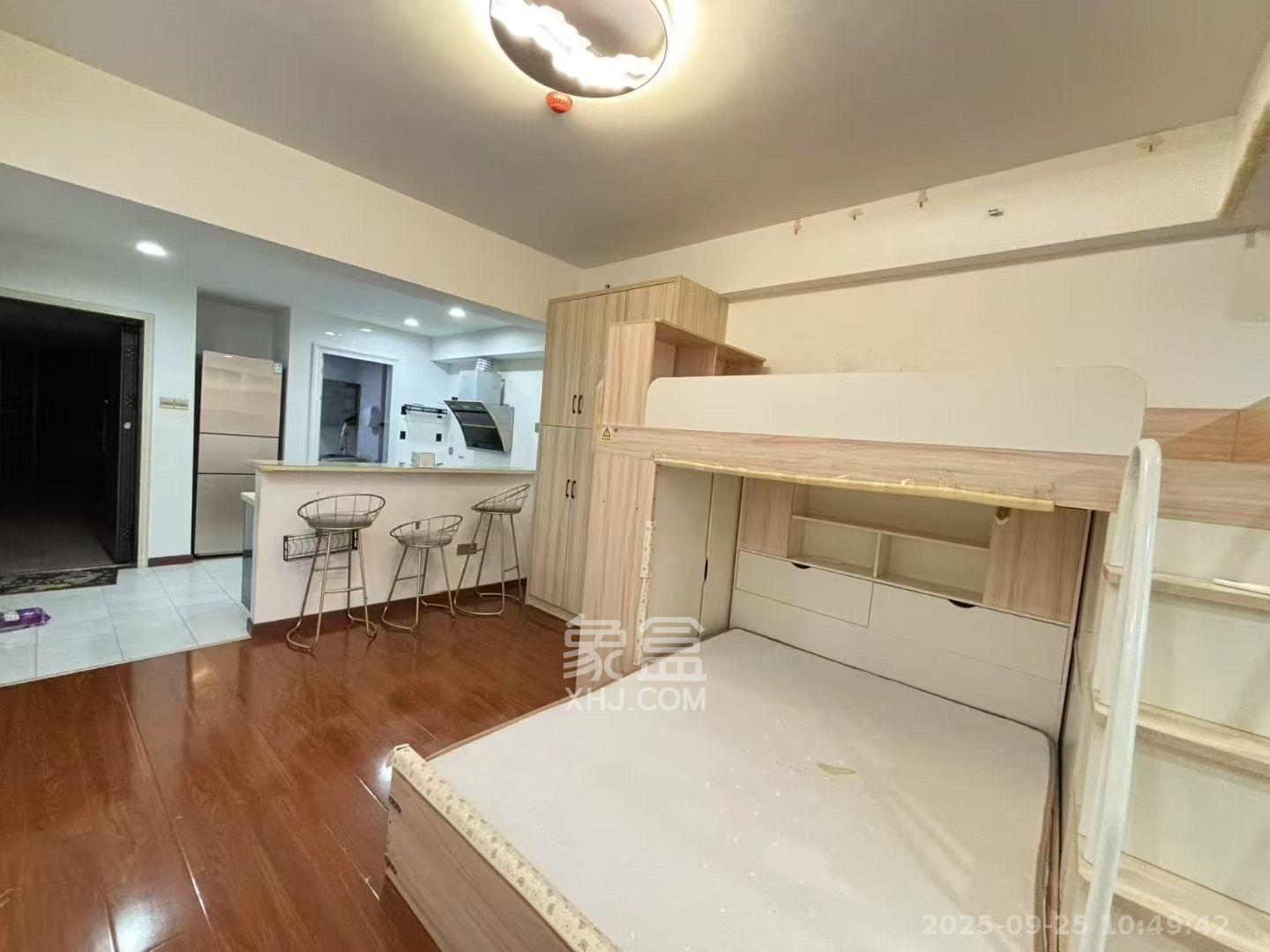 建鑫二期  1室1厅1卫    13.8万 建鑫二期  1室1厅1卫    13.8万客厅