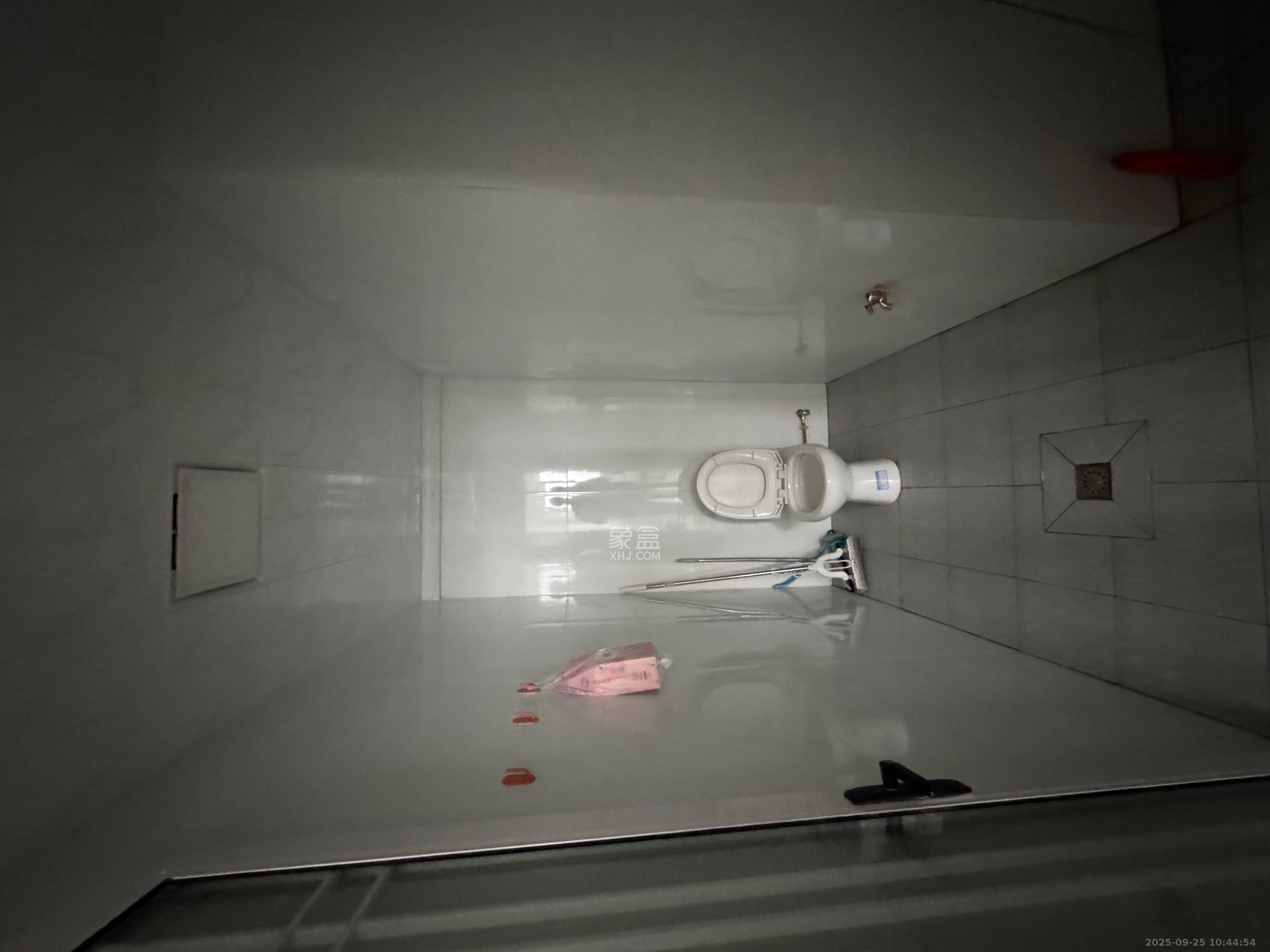 湘域中央 1室1厅1卫 1800.0元/月 湘域中央 1室1厅1卫 1800.0元/月室内图