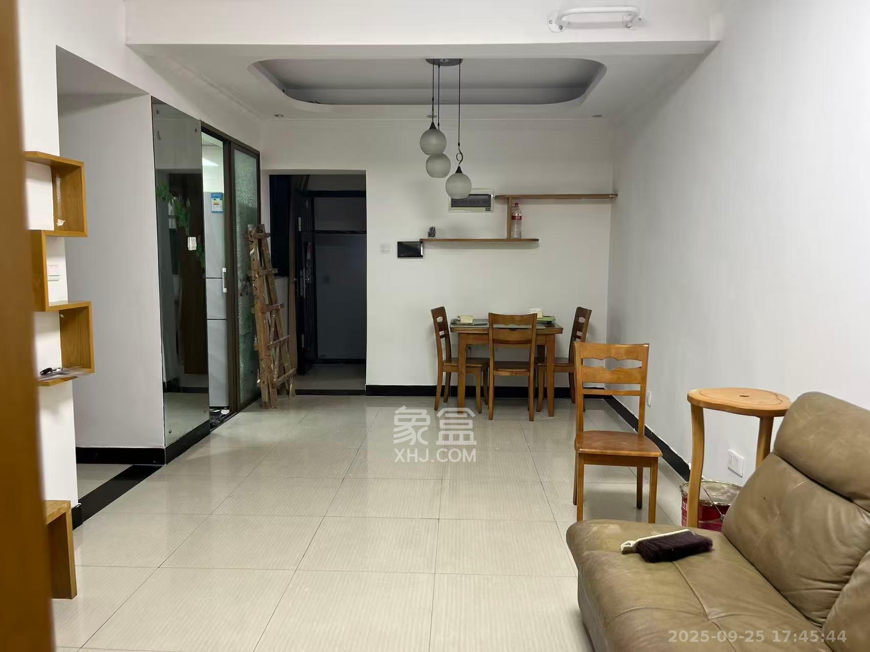 米兰春天 2室2厅1卫 1600.0元/月 米兰春天 2室2厅1卫 1600.0元/月室内图