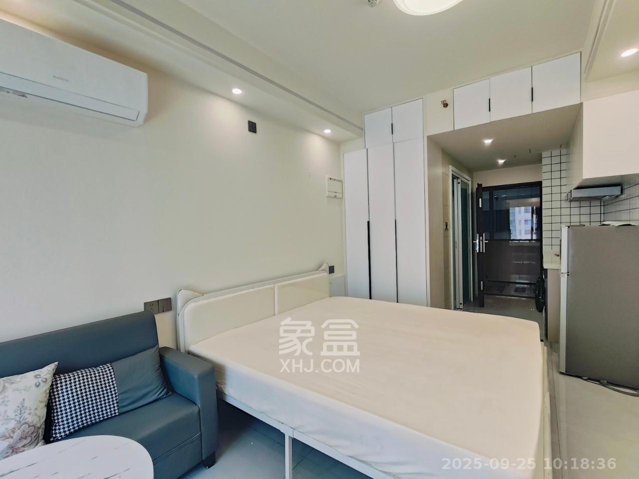 保利天禧EF区  1室1厅1卫    1600.0元/月室内图