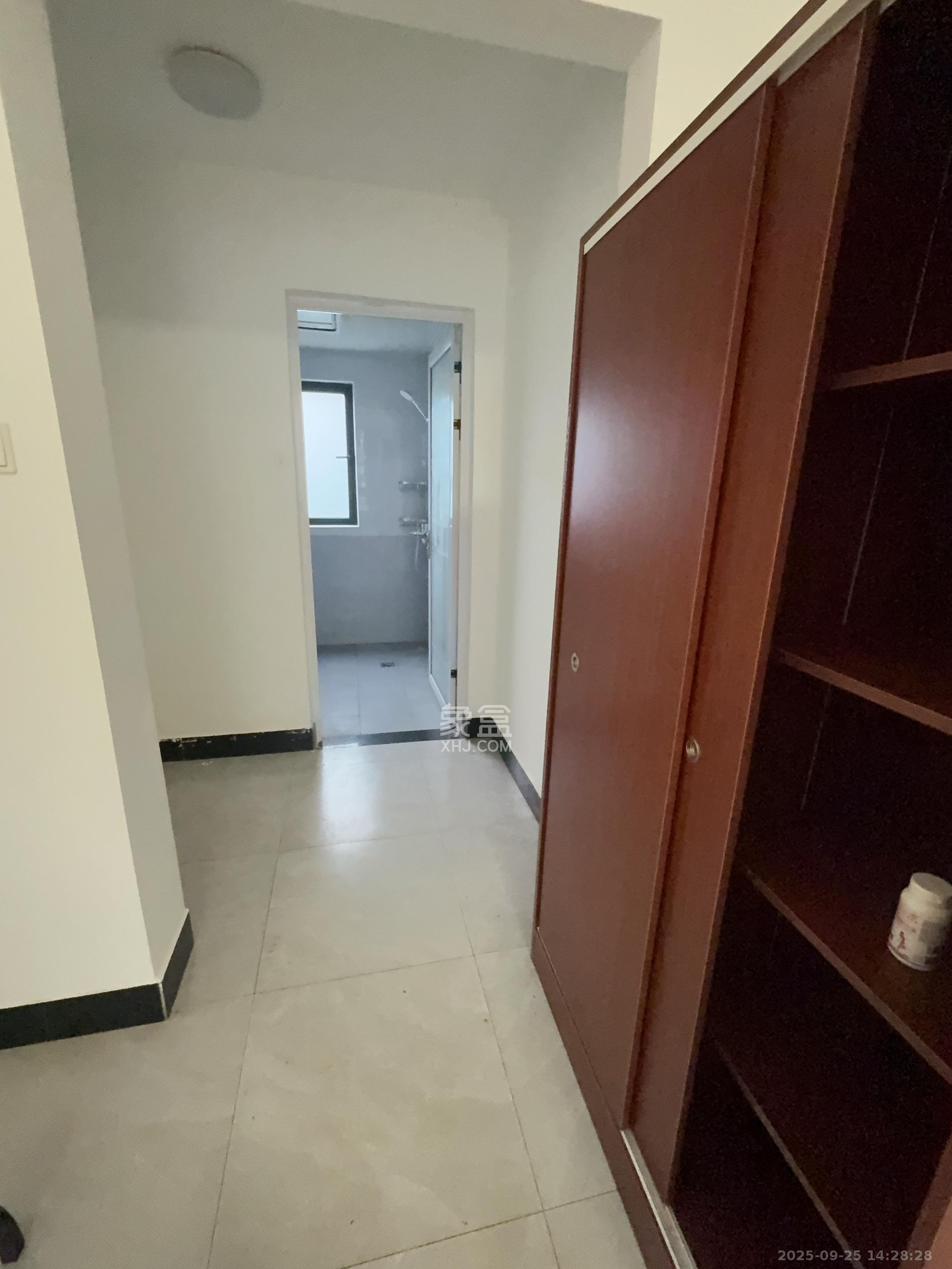 长房云时代 4室2厅1卫 3000.0元/月 长房云时代 4室2厅1卫 3000.0元/月室内图