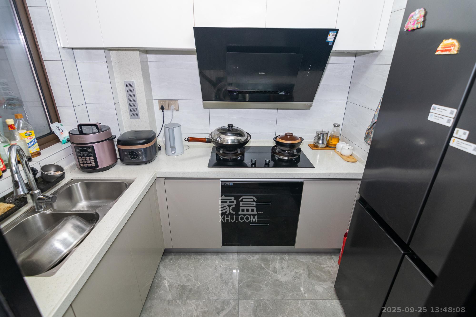 澳海文澜府 3室2厅2卫 89.0万 澳海文澜府 3室2厅2卫 89.0万厨房