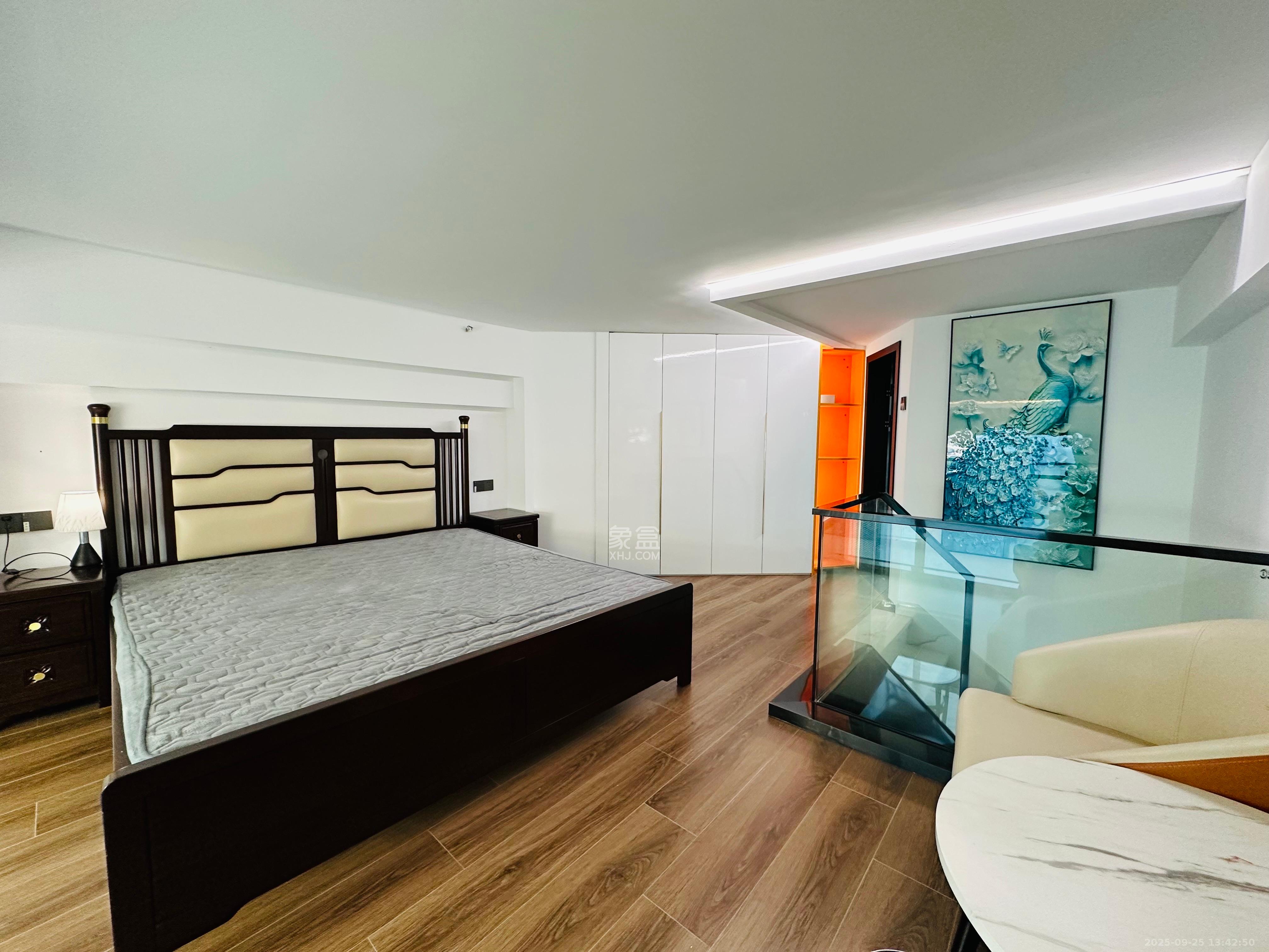 梅溪半岛  1室1厅2卫    3500.0元/月室内图