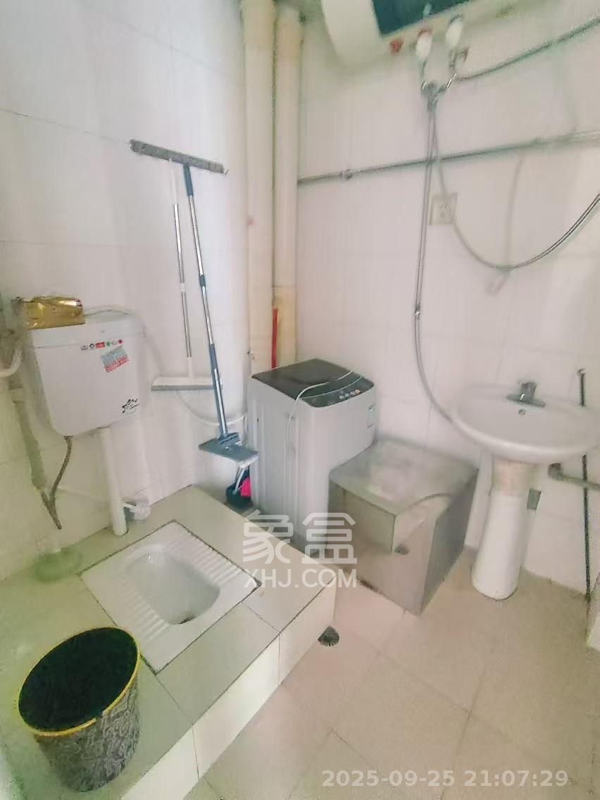 湘域中央 2室1厅1卫 2800.0元/月 湘域中央 2室1厅1卫 2800.0元/月室内图