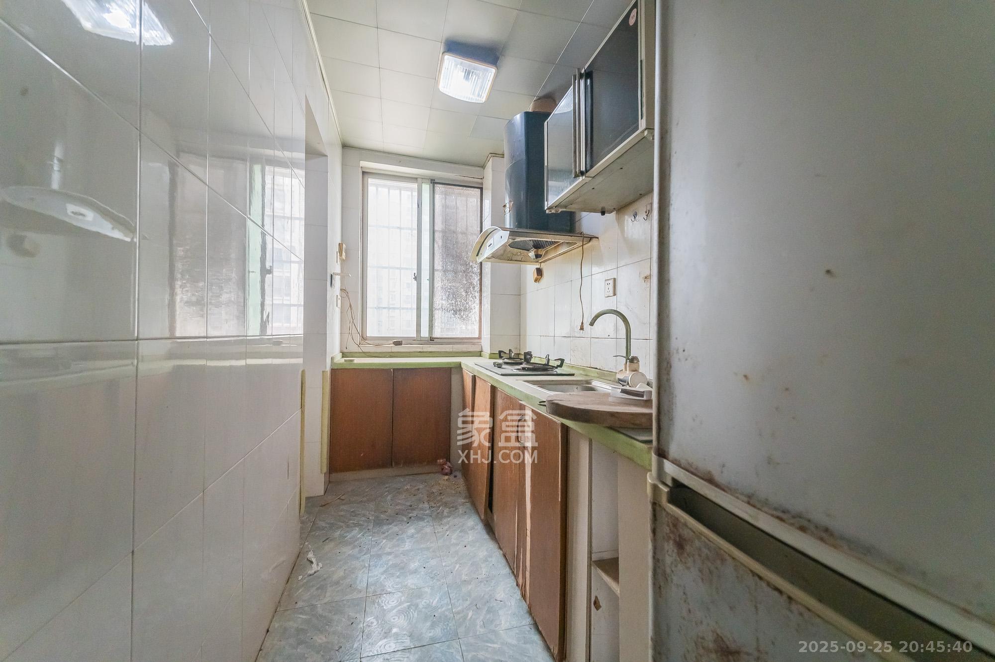 茶叶大市场“山水茗园”  2室2厅1卫    32.0万 茶叶大市场“山水茗园”  2室2厅1卫    32.0万厨房