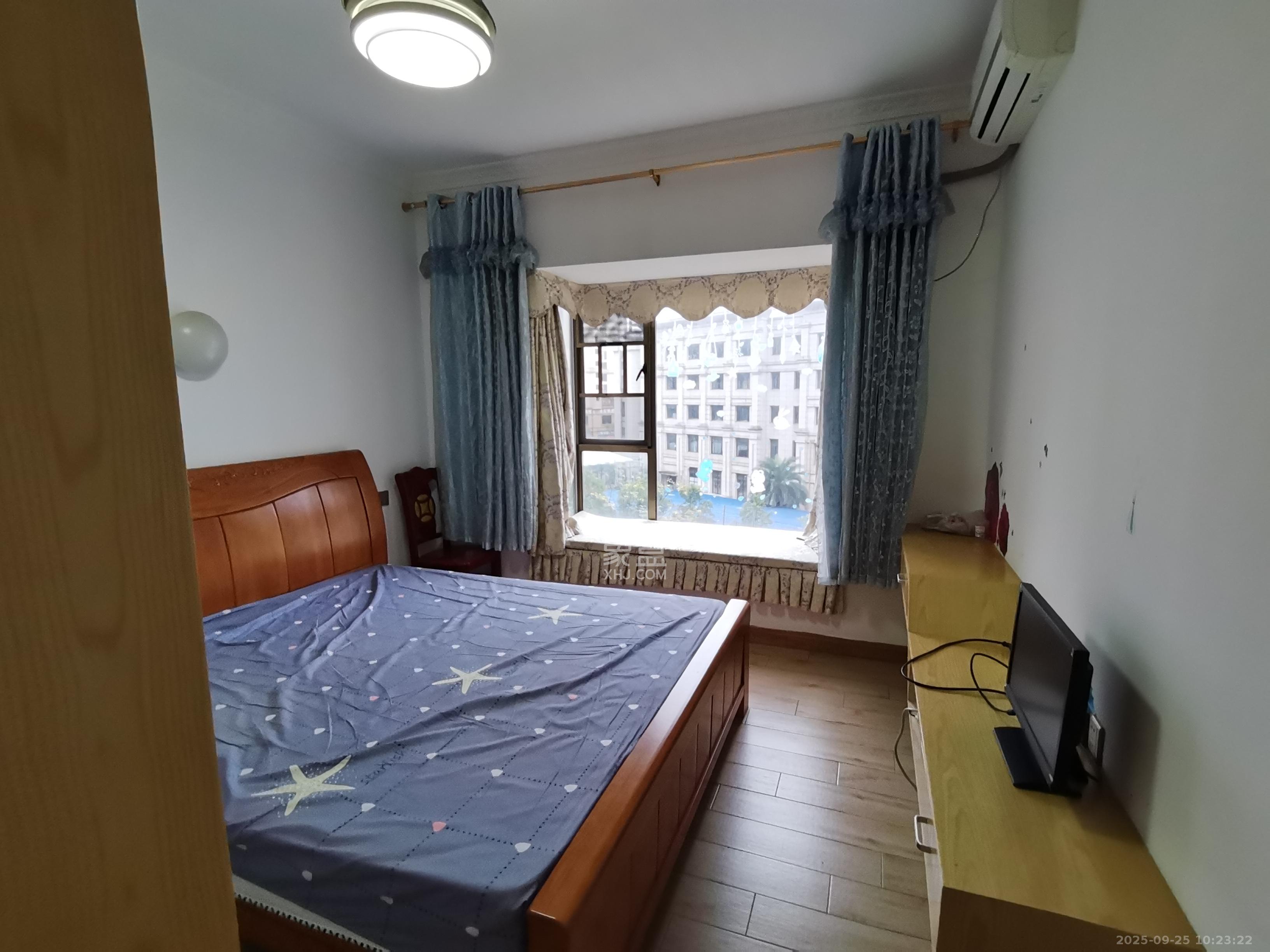 江山帝景哈佛  2室2厅1卫    1880.0元/月 江山帝景哈佛  2室2厅1卫    1880.0元/月室内图