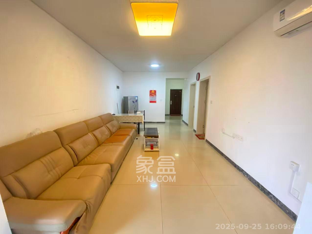 山语城三期 3室2厅1卫 1600.0元/月 山语城三期 3室2厅1卫 1600.0元/月室内图