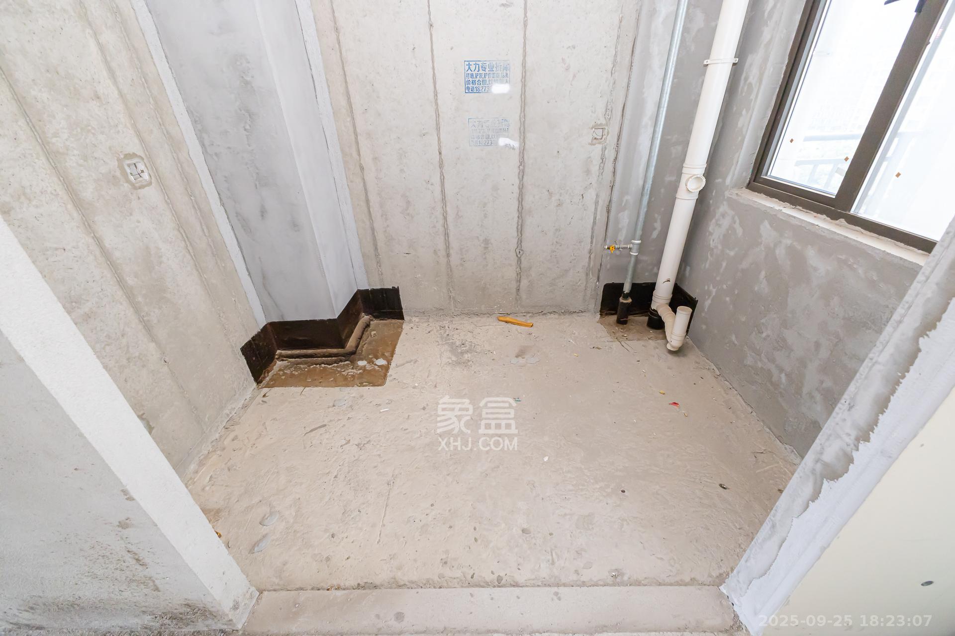 润和湘江天地E区  4室2厅2卫    148.0万厨房