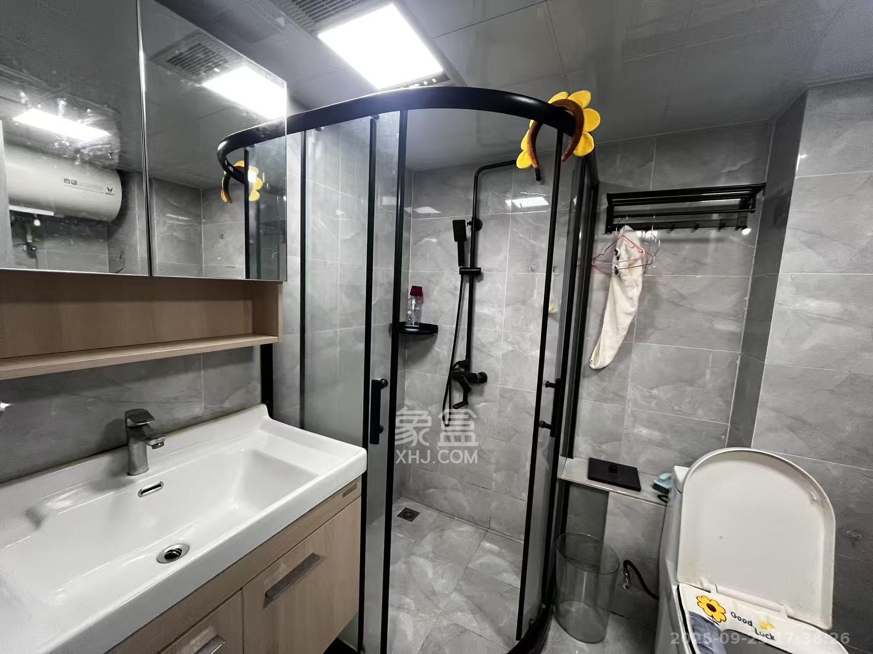 芙蓉万国城MOMA(卓越汇富苑) 1室1厅1卫 1800.0元/月 芙蓉万国城MOMA(卓越汇富苑) 1室1厅1卫 1800.0元/月室内图