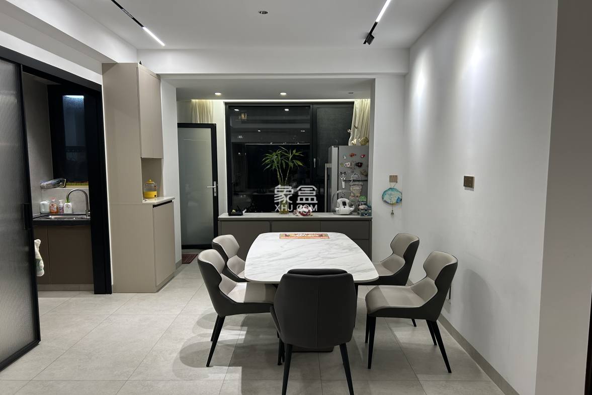 富力首府 3室2厅2卫 9800.0元/月 富力首府 3室2厅2卫 9800.0元/月室内图