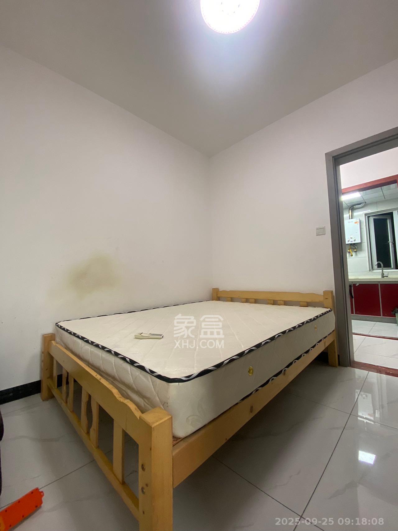 荣盛花语城  2室2厅1卫    1700.0元/月室内图