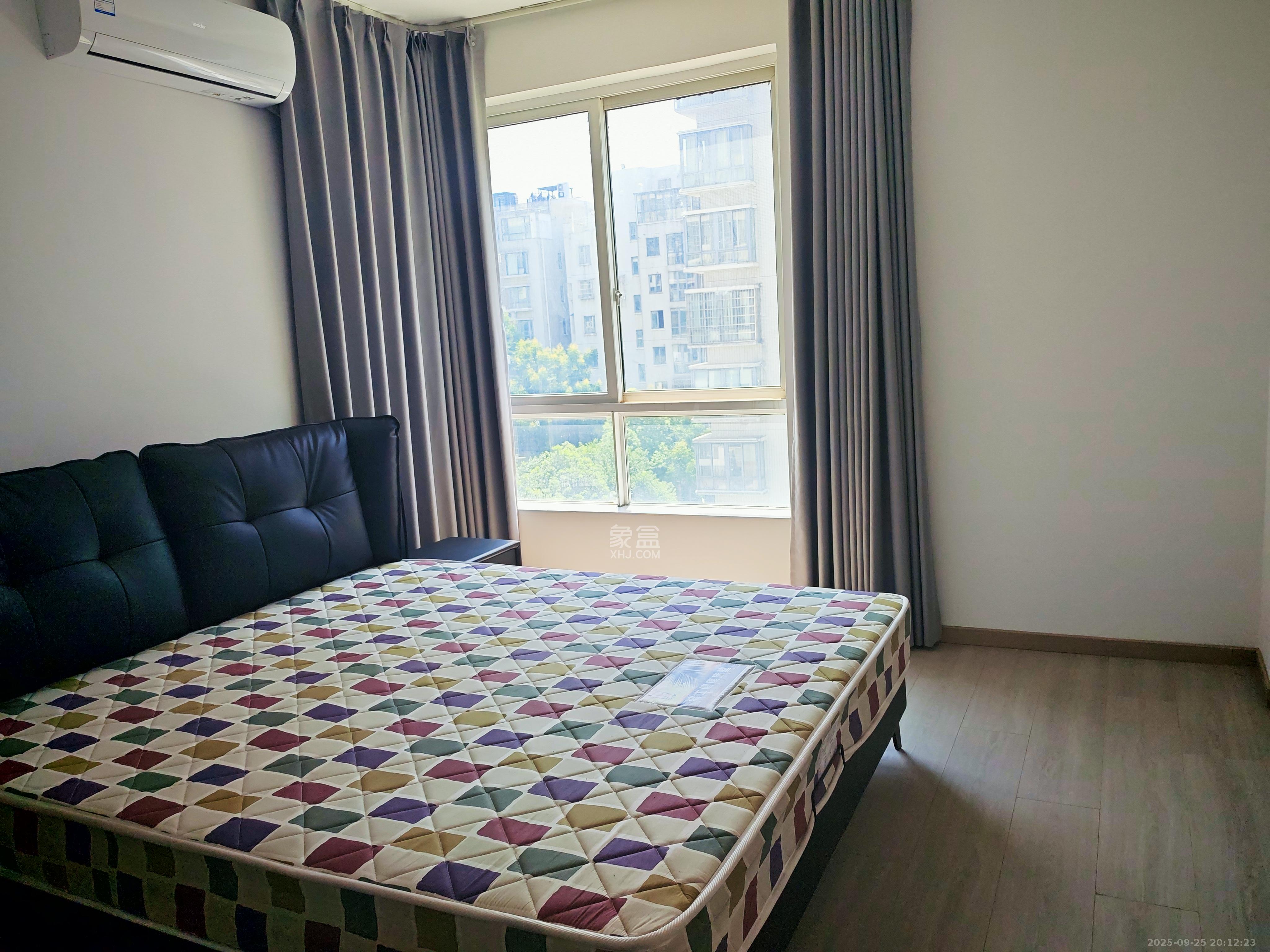 山语城一期 3室2厅2卫 2800.0元/月 山语城一期 3室2厅2卫 2800.0元/月室内图