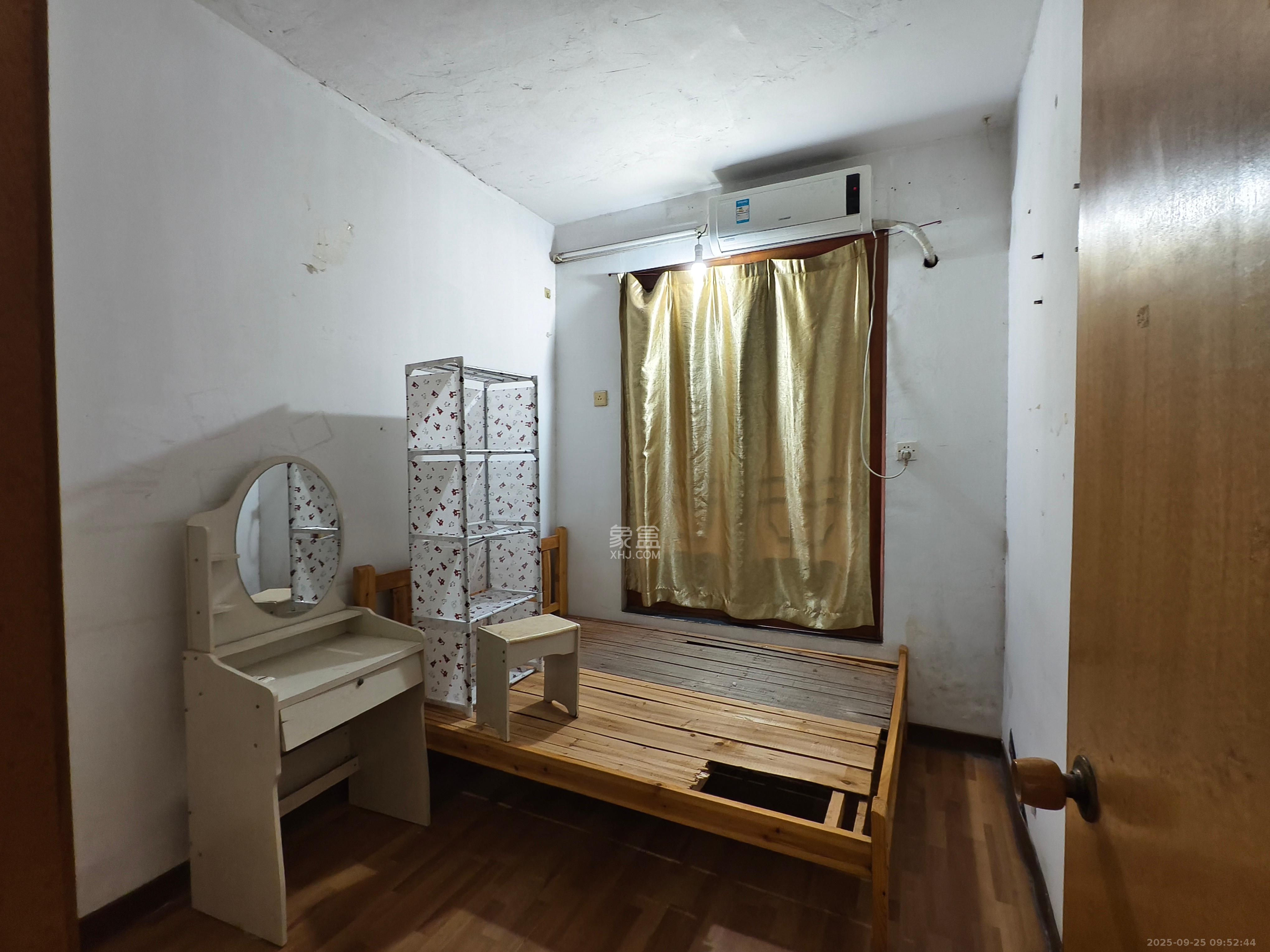 红旗区一片 2室1厅1卫 1700.0元/月 红旗区一片 2室1厅1卫 1700.0元/月室内图