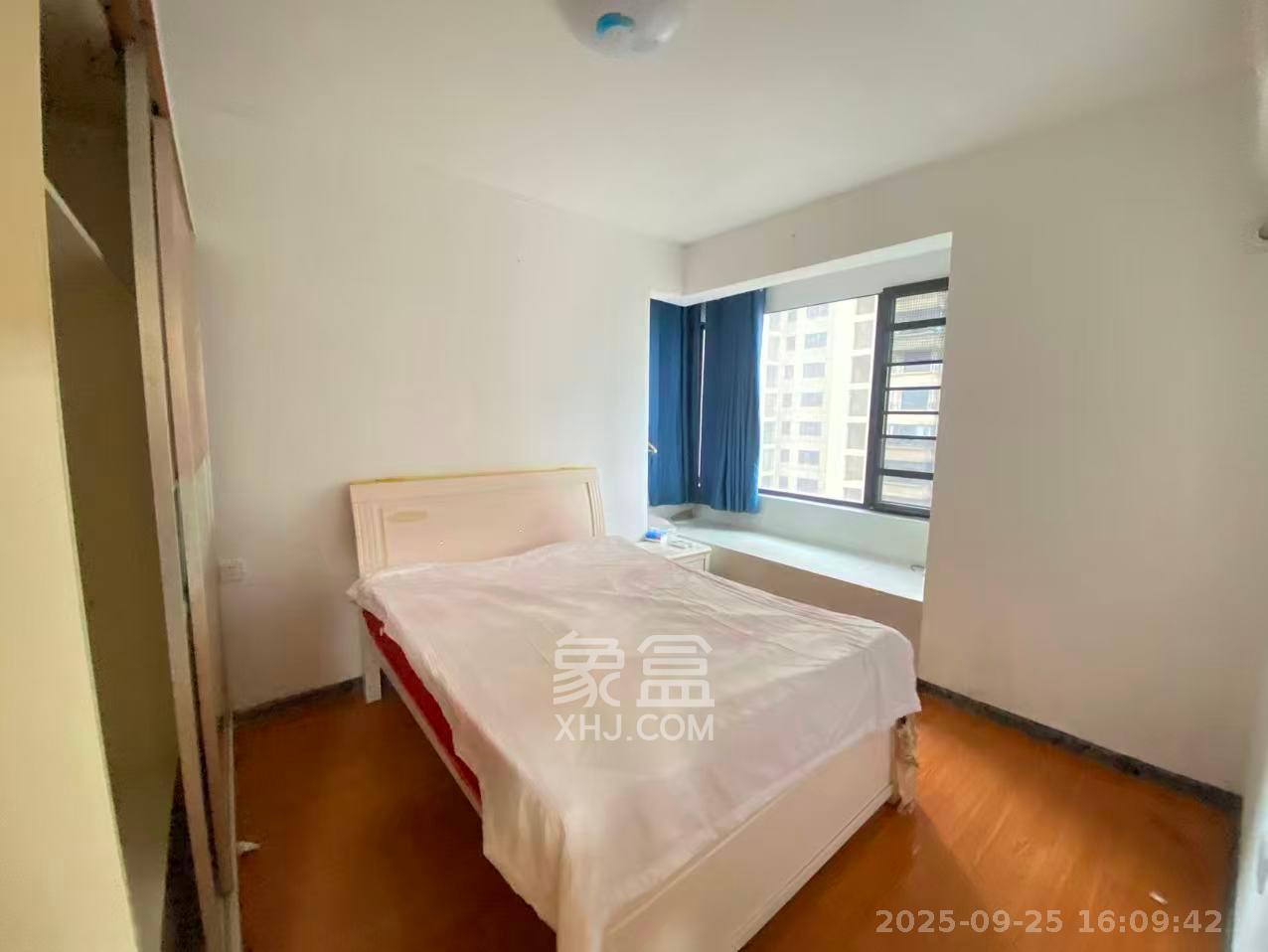 山语城三期 3室2厅1卫 1600.0元/月 山语城三期 3室2厅1卫 1600.0元/月室内图