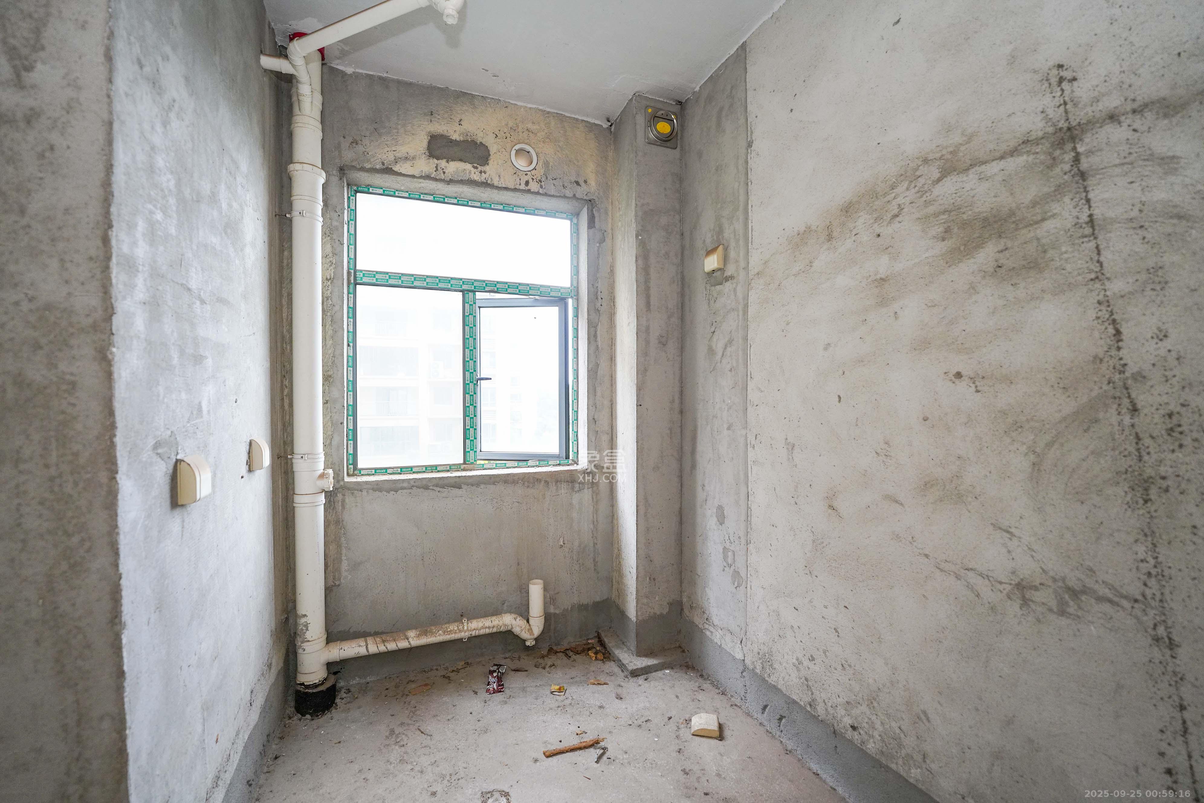 和美星城 4室1厅2卫 100.0万 和美星城 4室1厅2卫 100.0万厨房