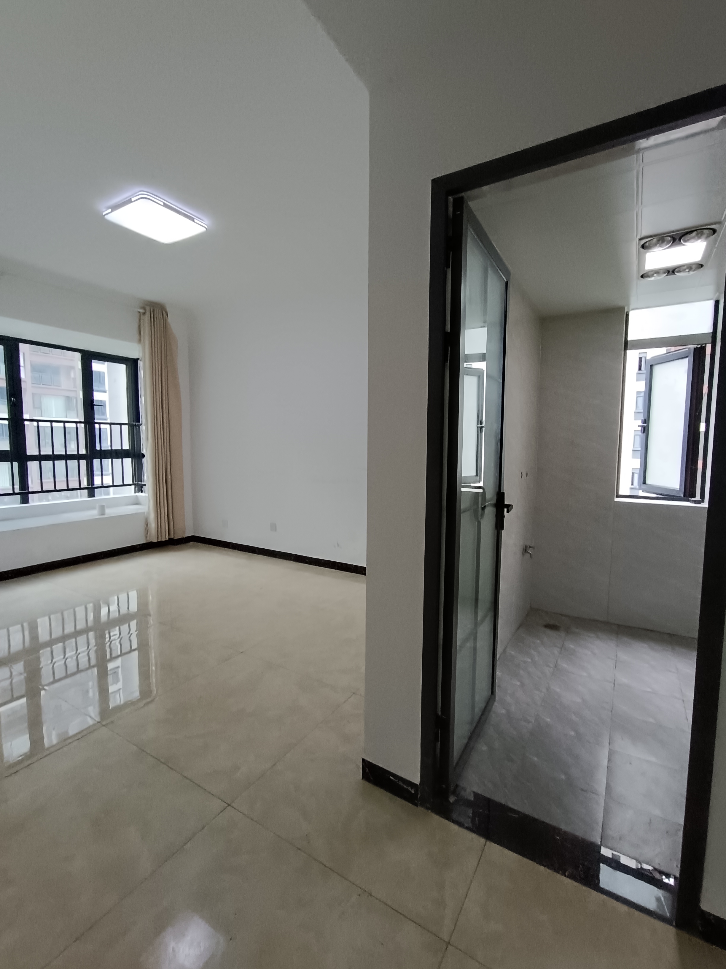 南门口安置小区二期 2室1厅1卫 2083.0元/月 南门口安置小区二期 2室1厅1卫 2083.0元/月室内图