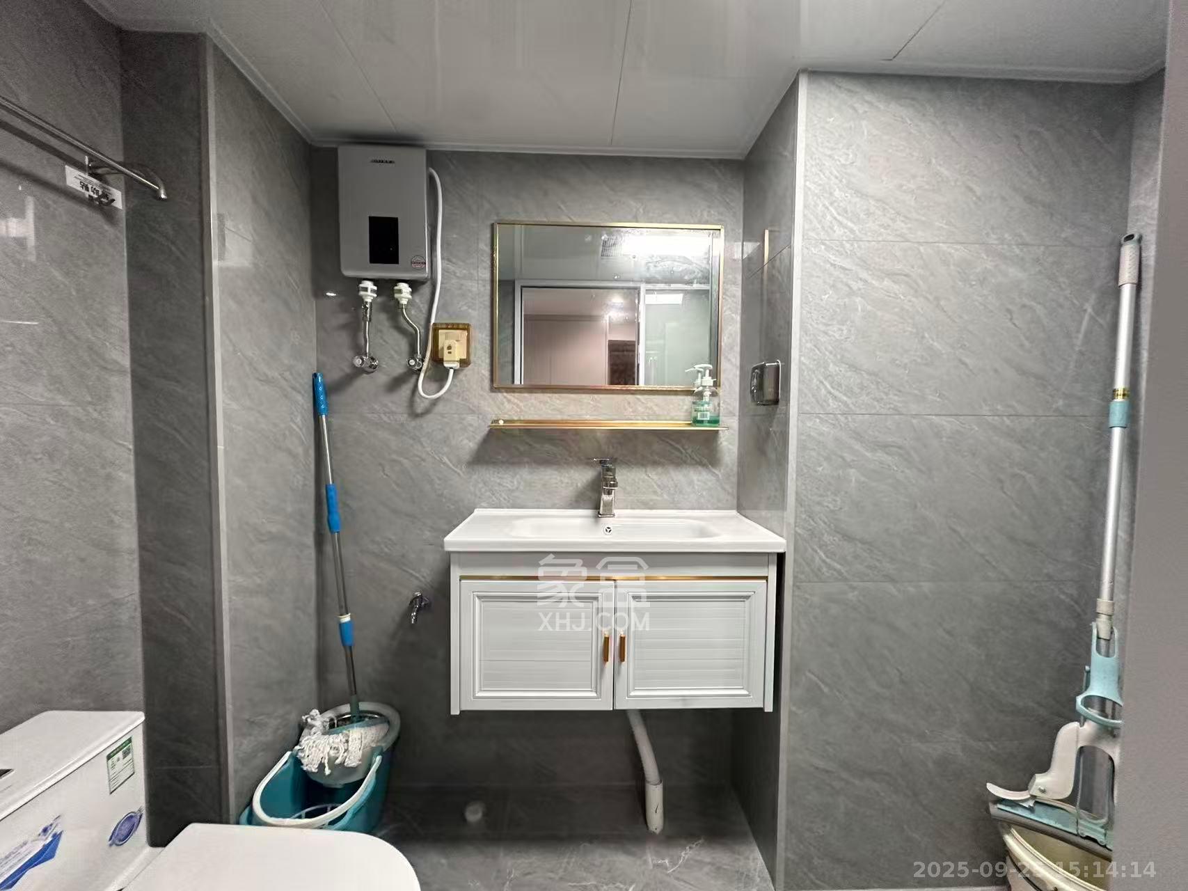 卓越江岸 2室1厅1卫 2400.0元/月 卓越江岸 2室1厅1卫 2400.0元/月室内图