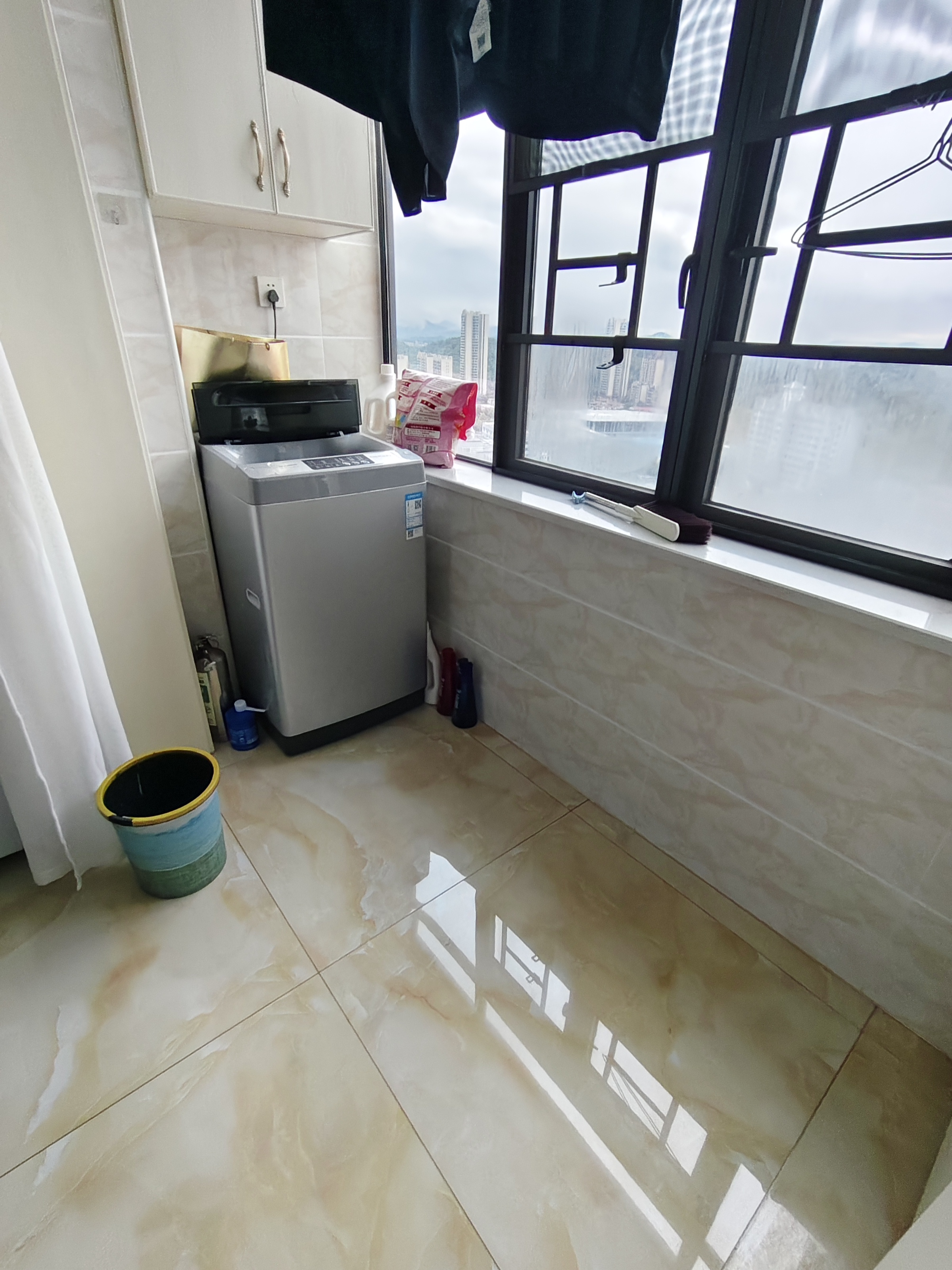 百弘学府城 1室0厅0卫 76.8万 百弘学府城 1室0厅0卫 76.8万客厅