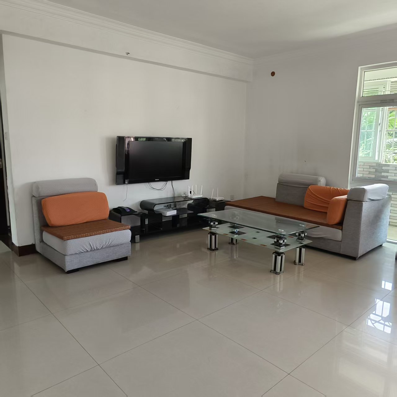 南航部队宿舍（南航小区）  3室2厅1卫    2400.0元/月室内图