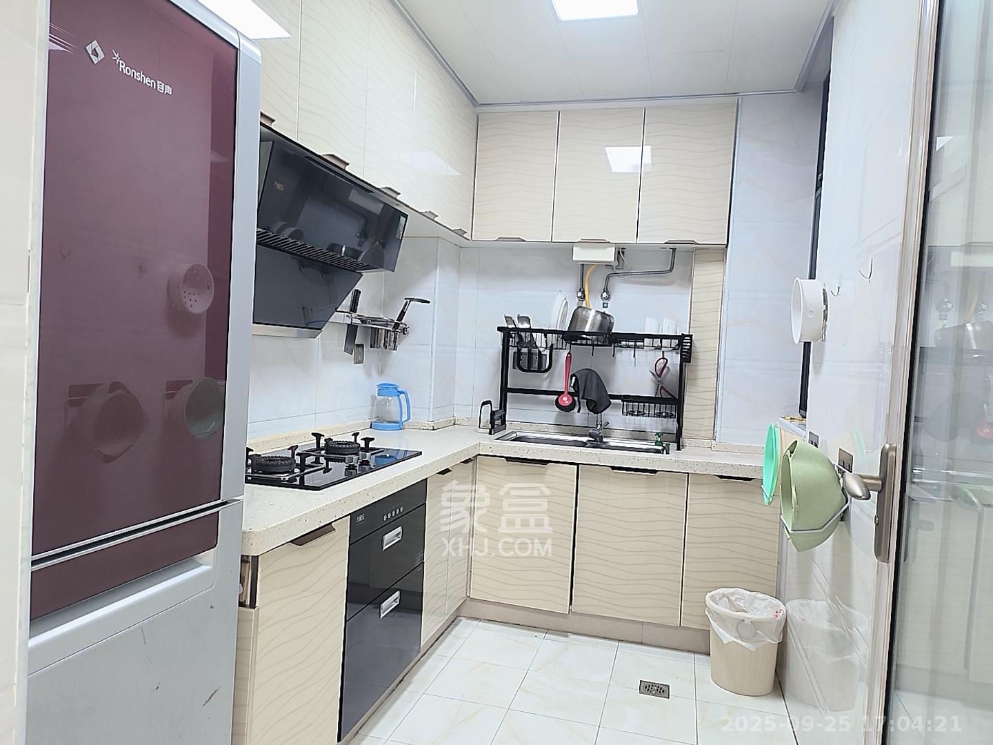 怡海星城 2室2厅1卫 1900.0元/月 怡海星城 2室2厅1卫 1900.0元/月室内图