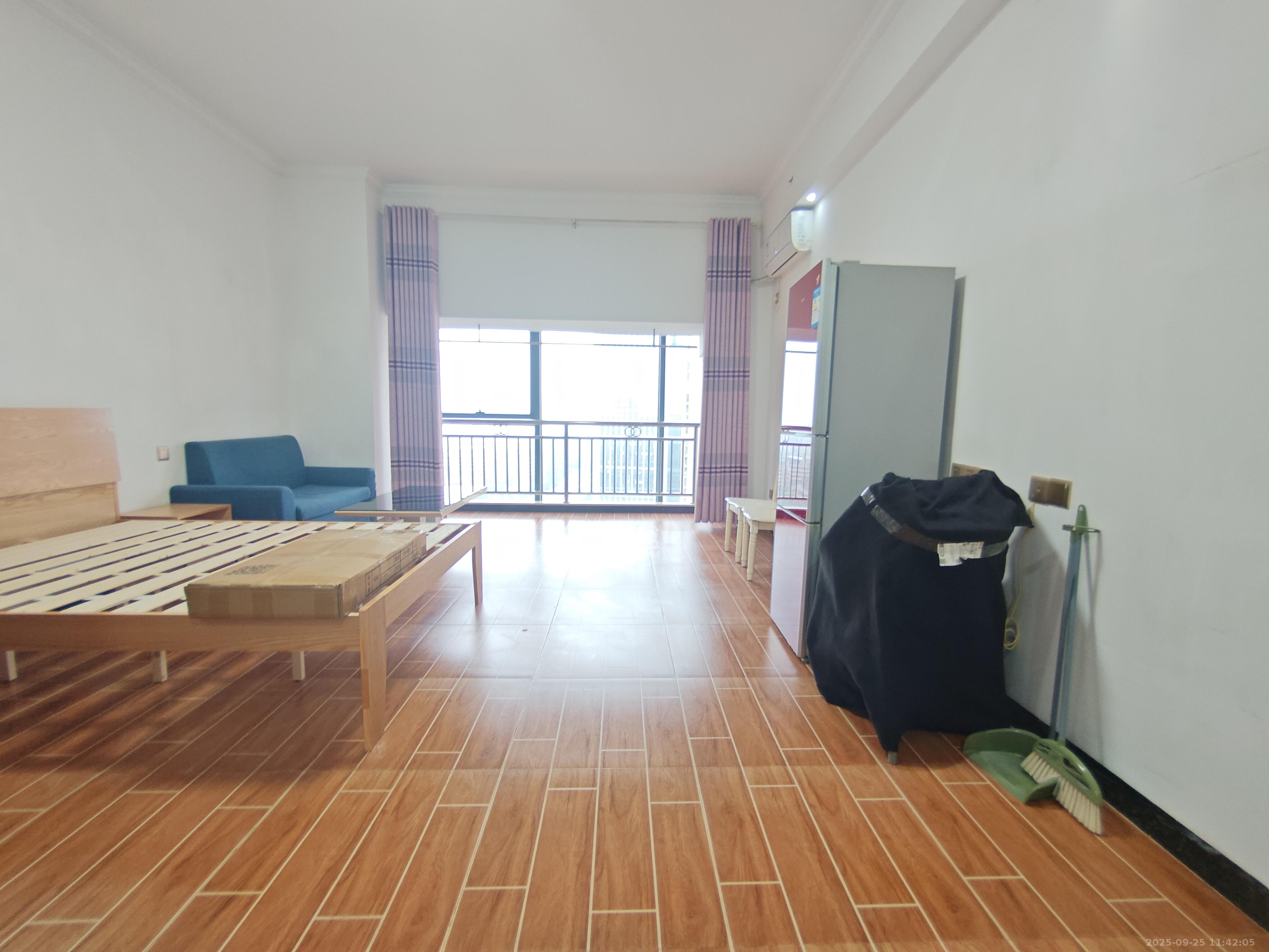 荣盛花语馨苑 1室1厅1卫 1400.0元/月 荣盛花语馨苑 1室1厅1卫 1400.0元/月室内图