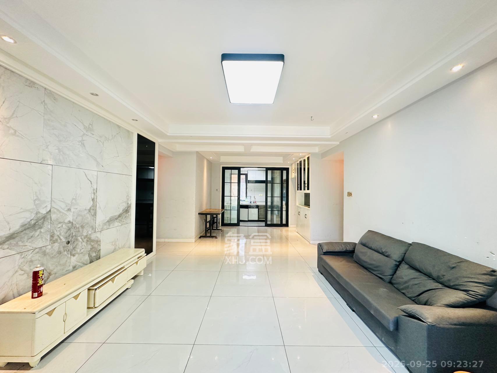 鑫远悦城(鑫远悦时代) 3室2厅2卫 2400.0元/月 鑫远悦城(鑫远悦时代) 3室2厅2卫 2400.0元/月室内图