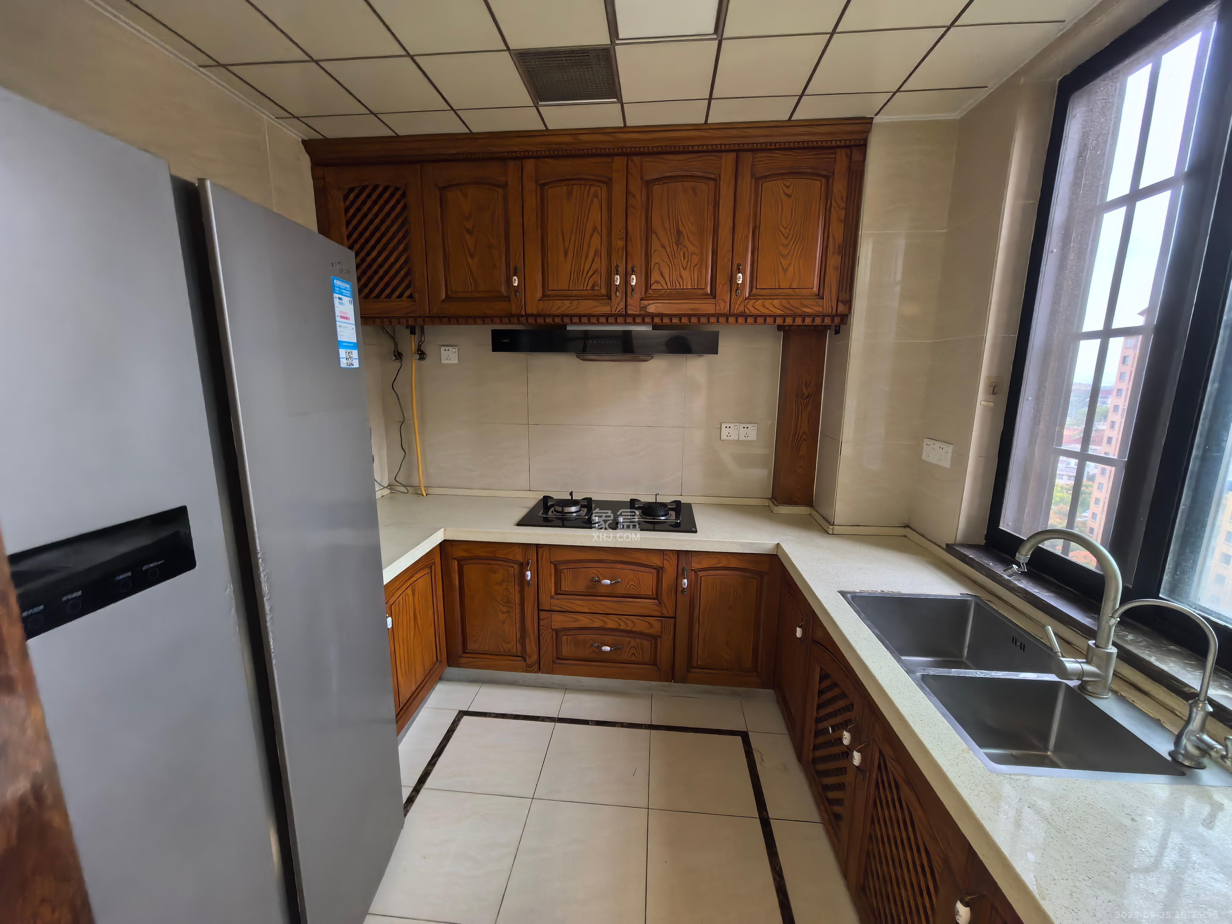 中信凯旋城(中信新城四期) 4室2厅2卫 2400.0元/月 中信凯旋城(中信新城四期) 4室2厅2卫 2400.0元/月室内图