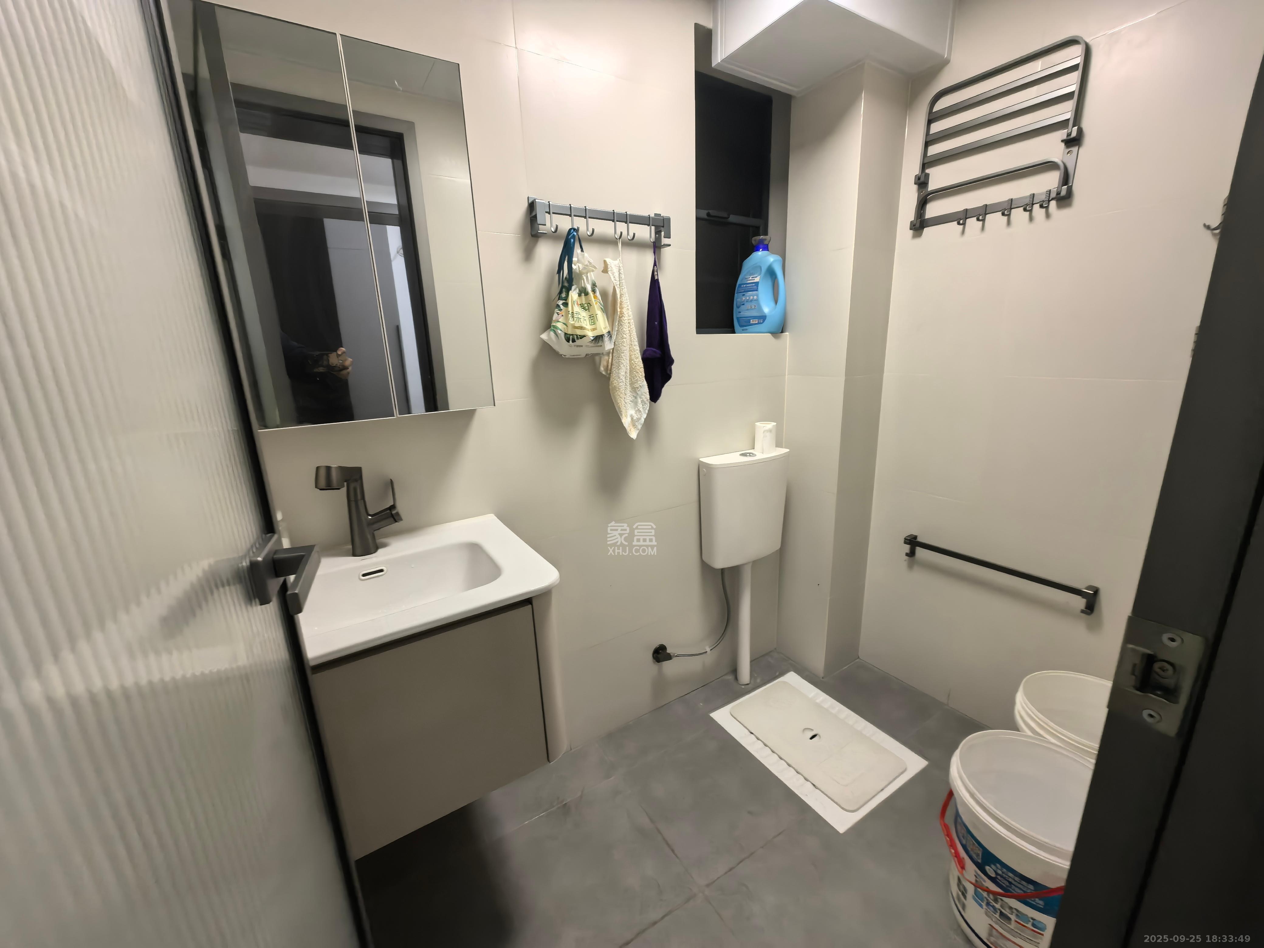 净园小区 3室2厅1卫 2600.0元/月 净园小区 3室2厅1卫 2600.0元/月室内图