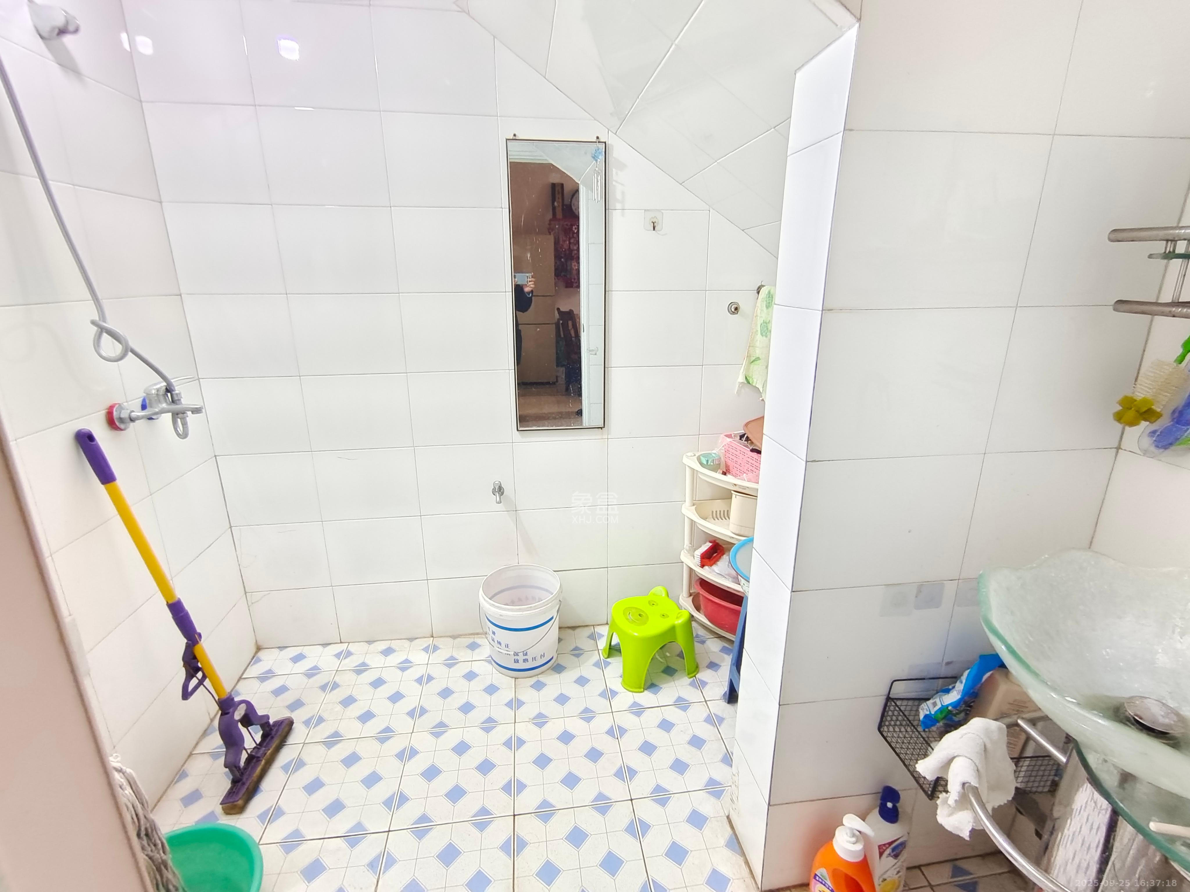 阳光100一期、四五期  4室2厅2卫    4300.0元/月室内图