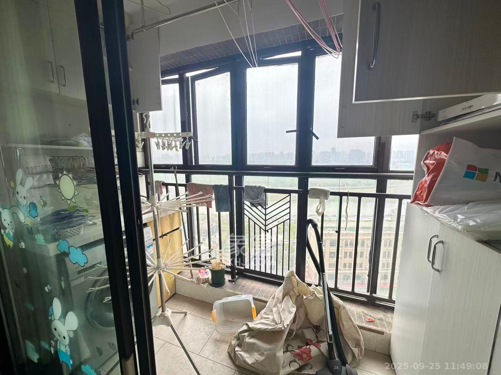 中海国际三期  1室2厅2卫    2600.0元/月室内图