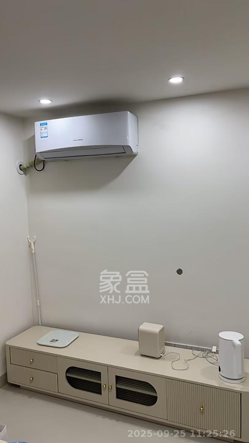 世茂璀璨天城公寓  2室1厅1卫   2700.00元/月室内图