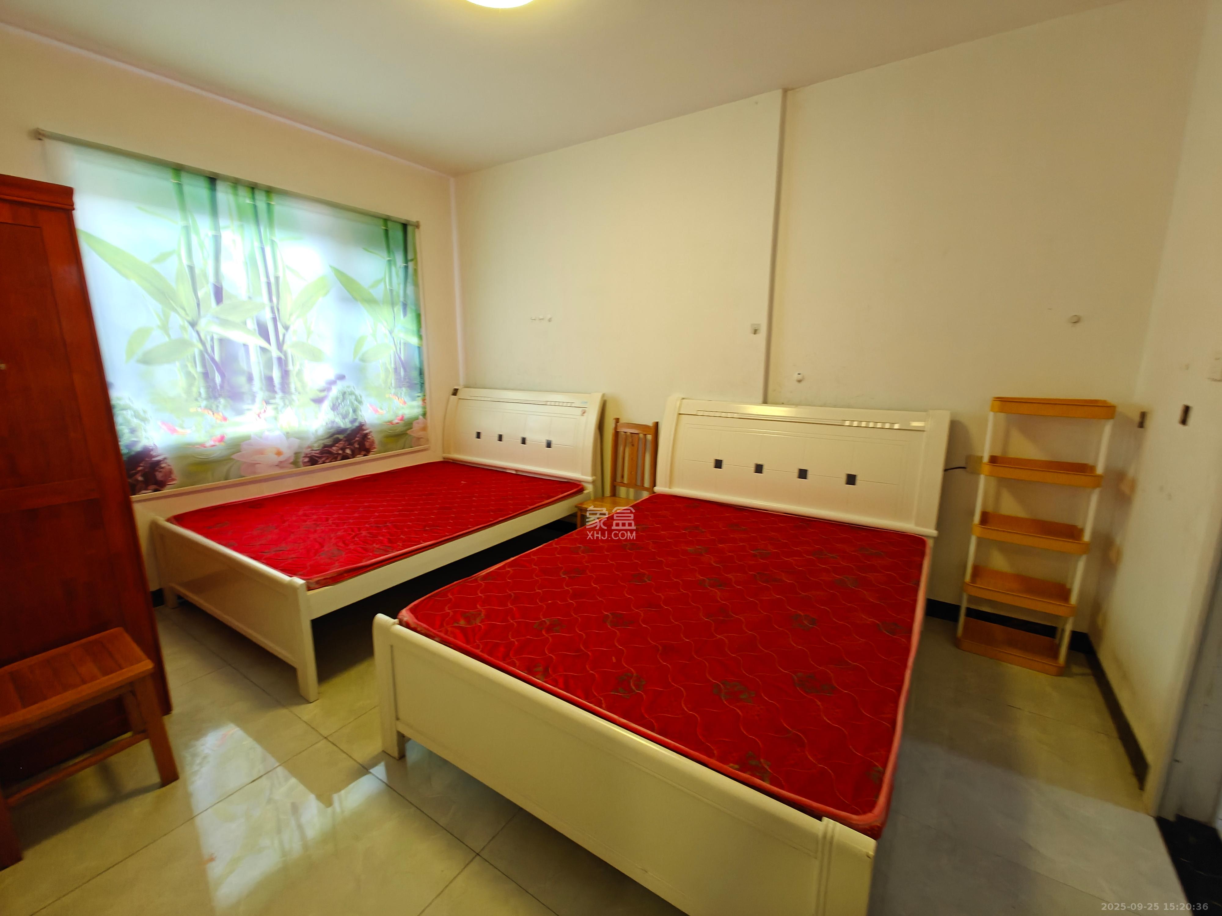 华润置地广场二期 3室2厅2卫 2200.0元/月 华润置地广场二期 3室2厅2卫 2200.0元/月室内图