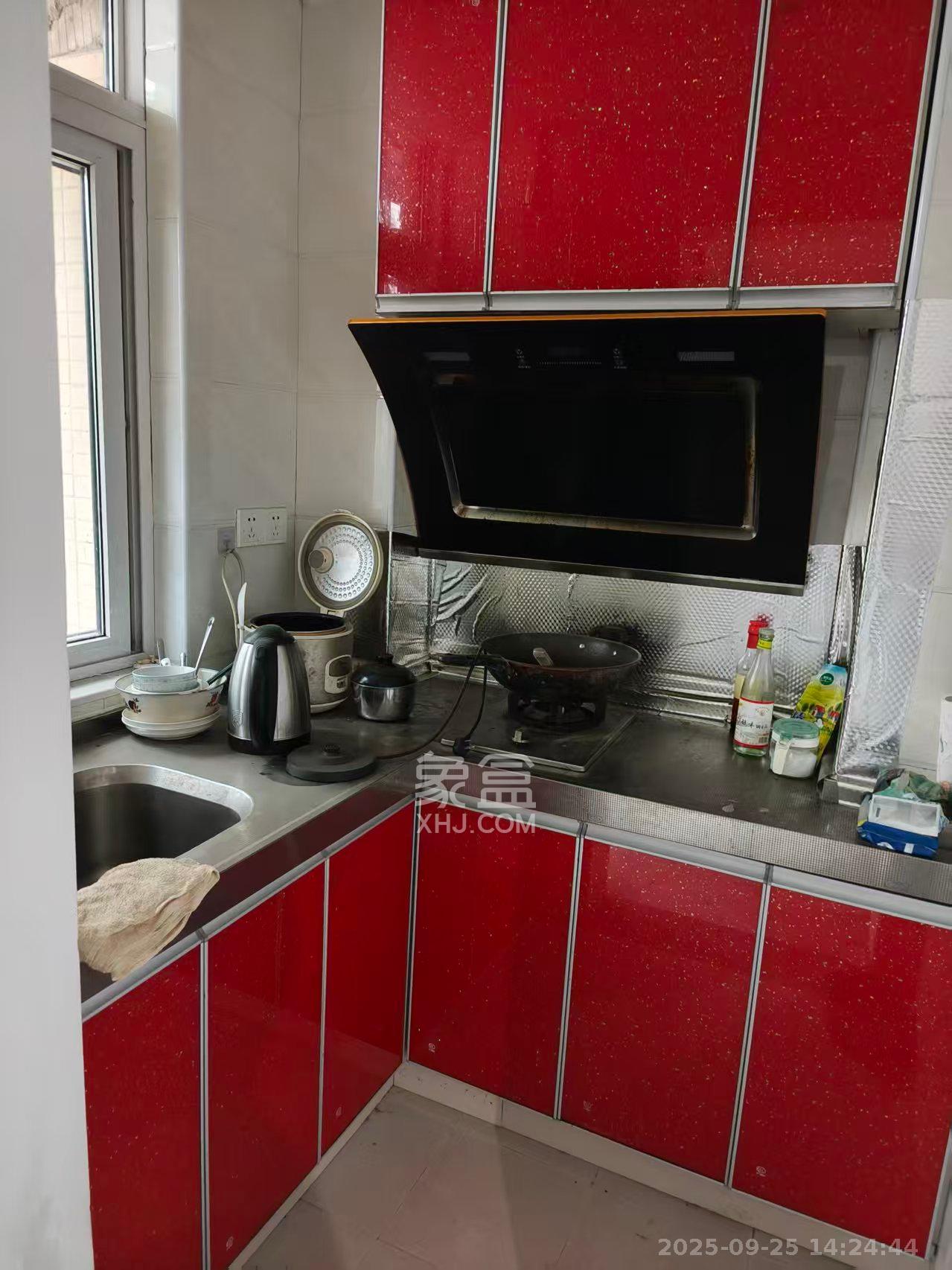 丰园城(鄱阳小区二期) 1室1厅1卫 1200.0元/月 丰园城(鄱阳小区二期) 1室1厅1卫 1200.0元/月室内图