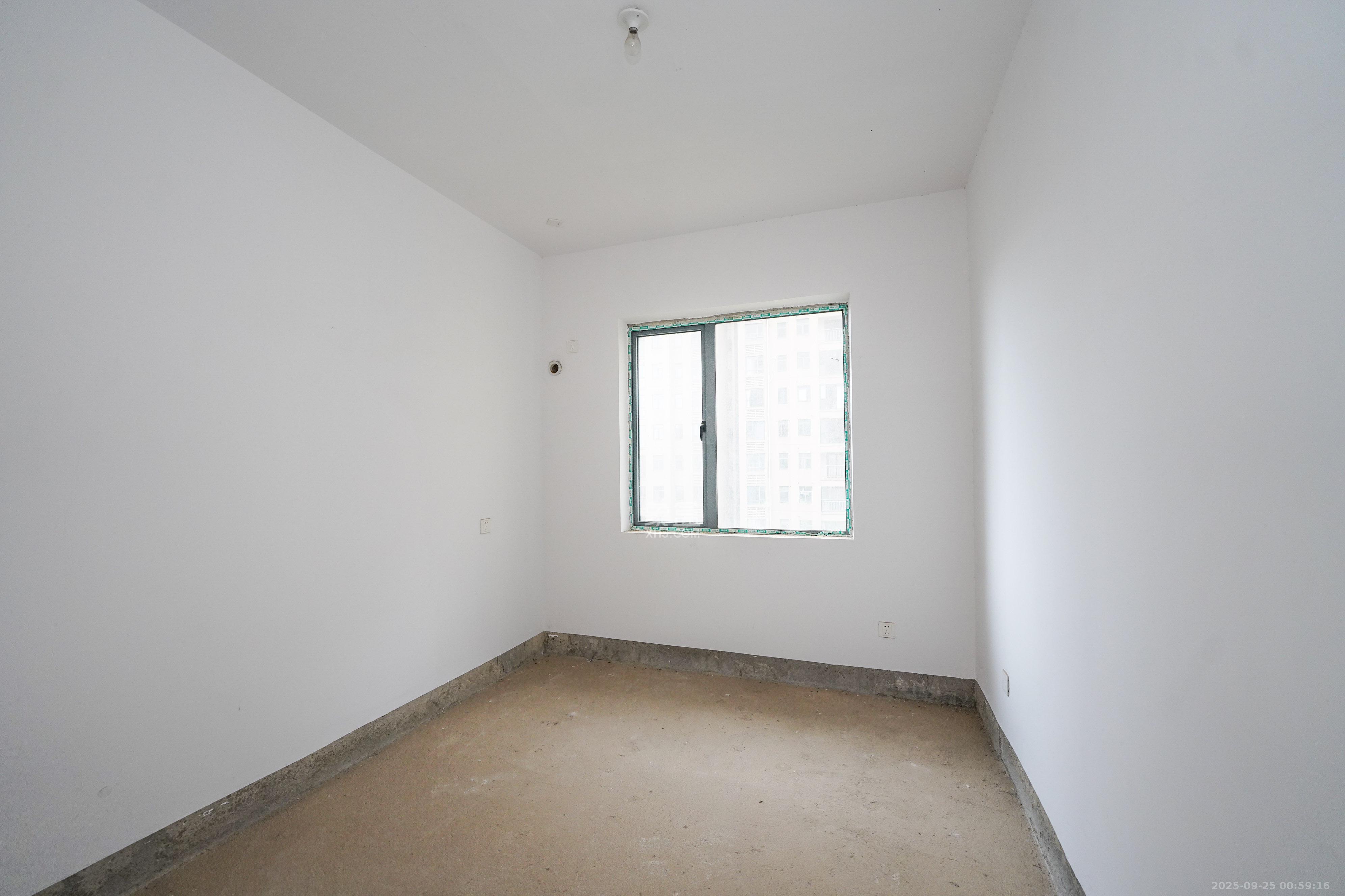 和美星城 4室1厅2卫 100.0万 和美星城 4室1厅2卫 100.0万卧室