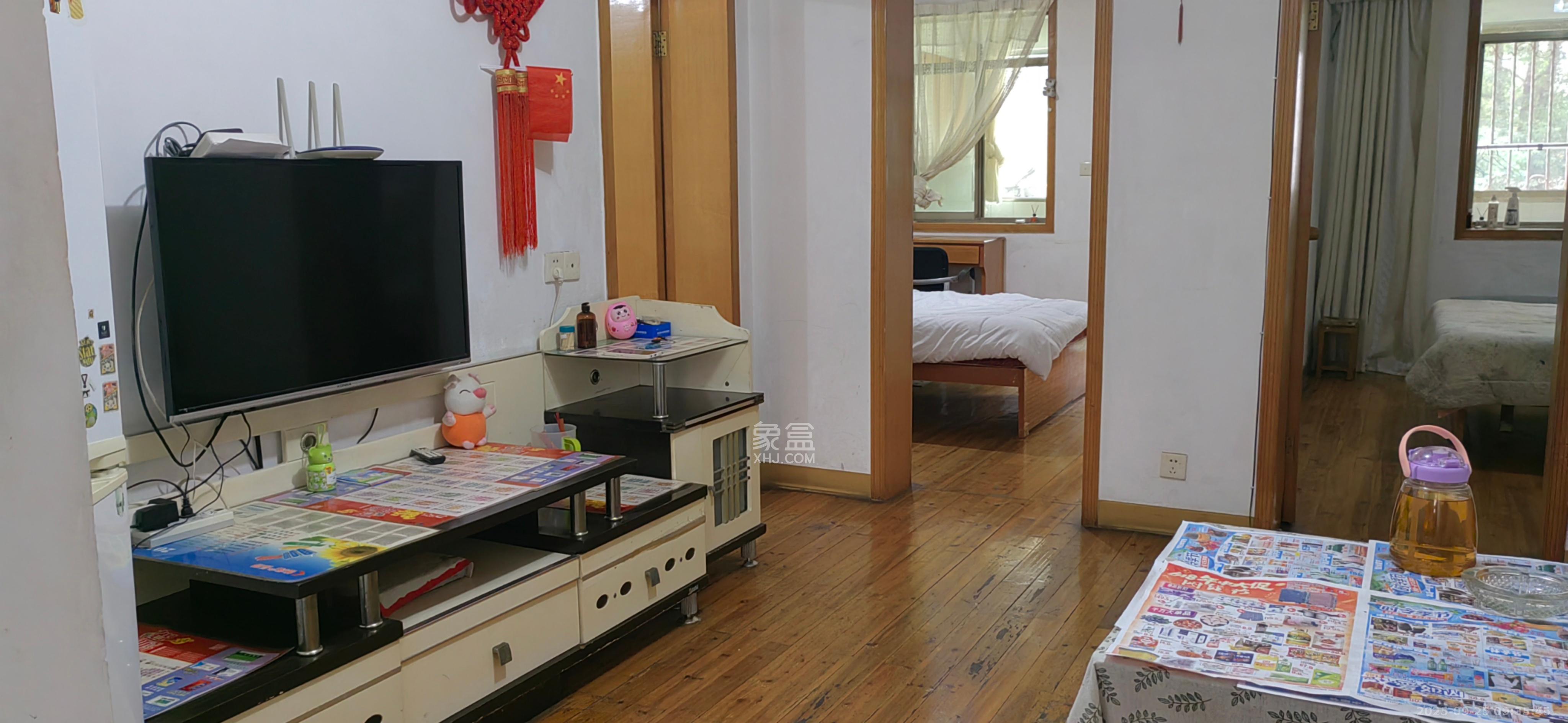 荷花园小区(安置房小区) 3室1厅1卫 1800.0元/月 荷花园小区(安置房小区) 3室1厅1卫 1800.0元/月室内图