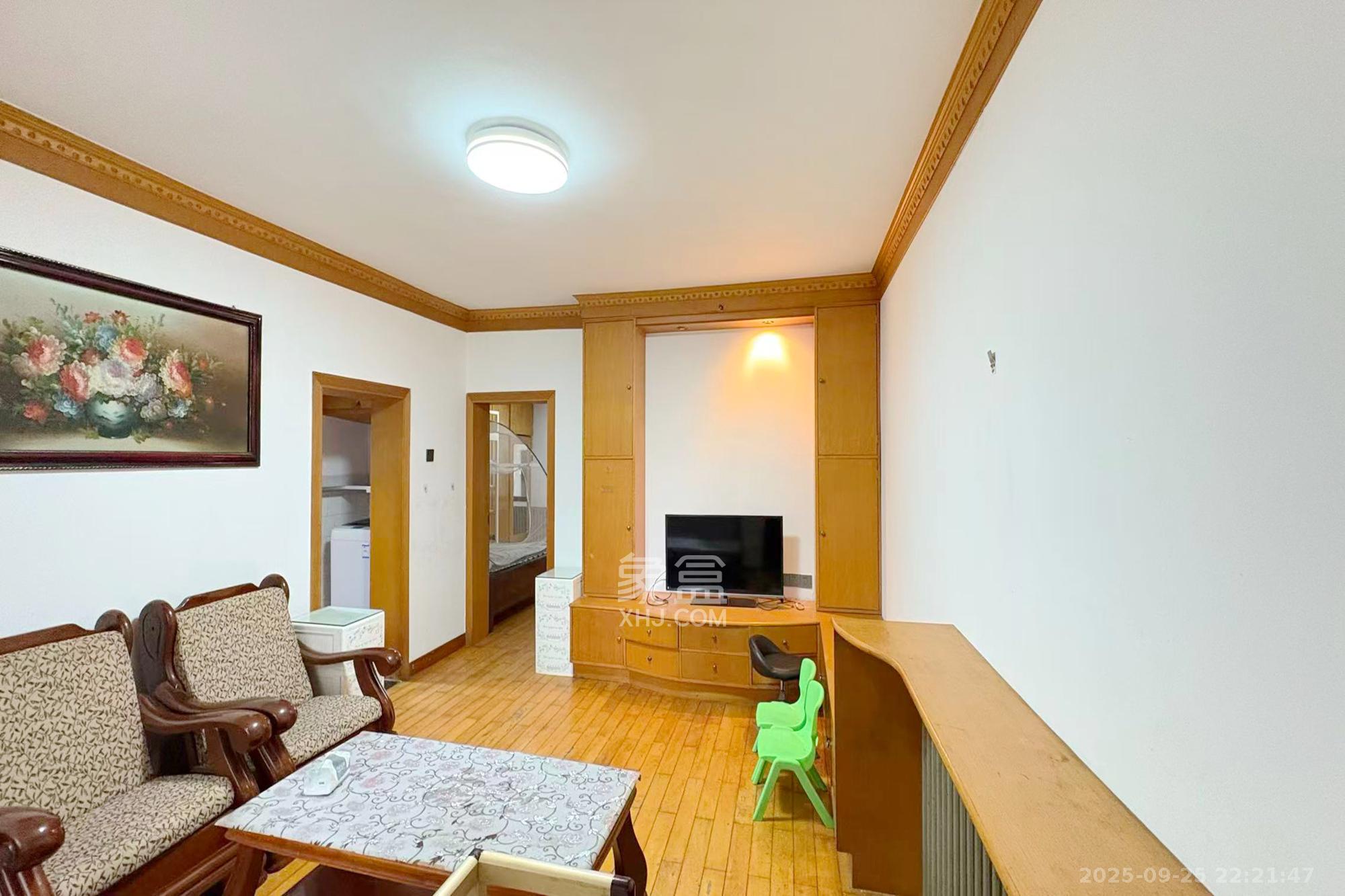 省政府五所 2室1厅1卫 58.0万 省政府五所 2室1厅1卫 58.0万客厅