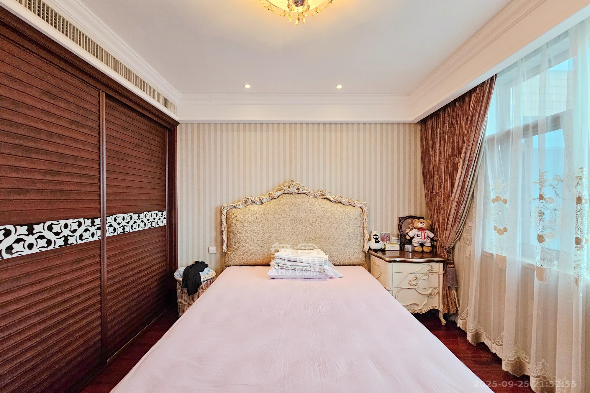 运达中央广场一、二期 3室2厅3卫 320.0万 运达中央广场一、二期 3室2厅3卫 320.0万卧室