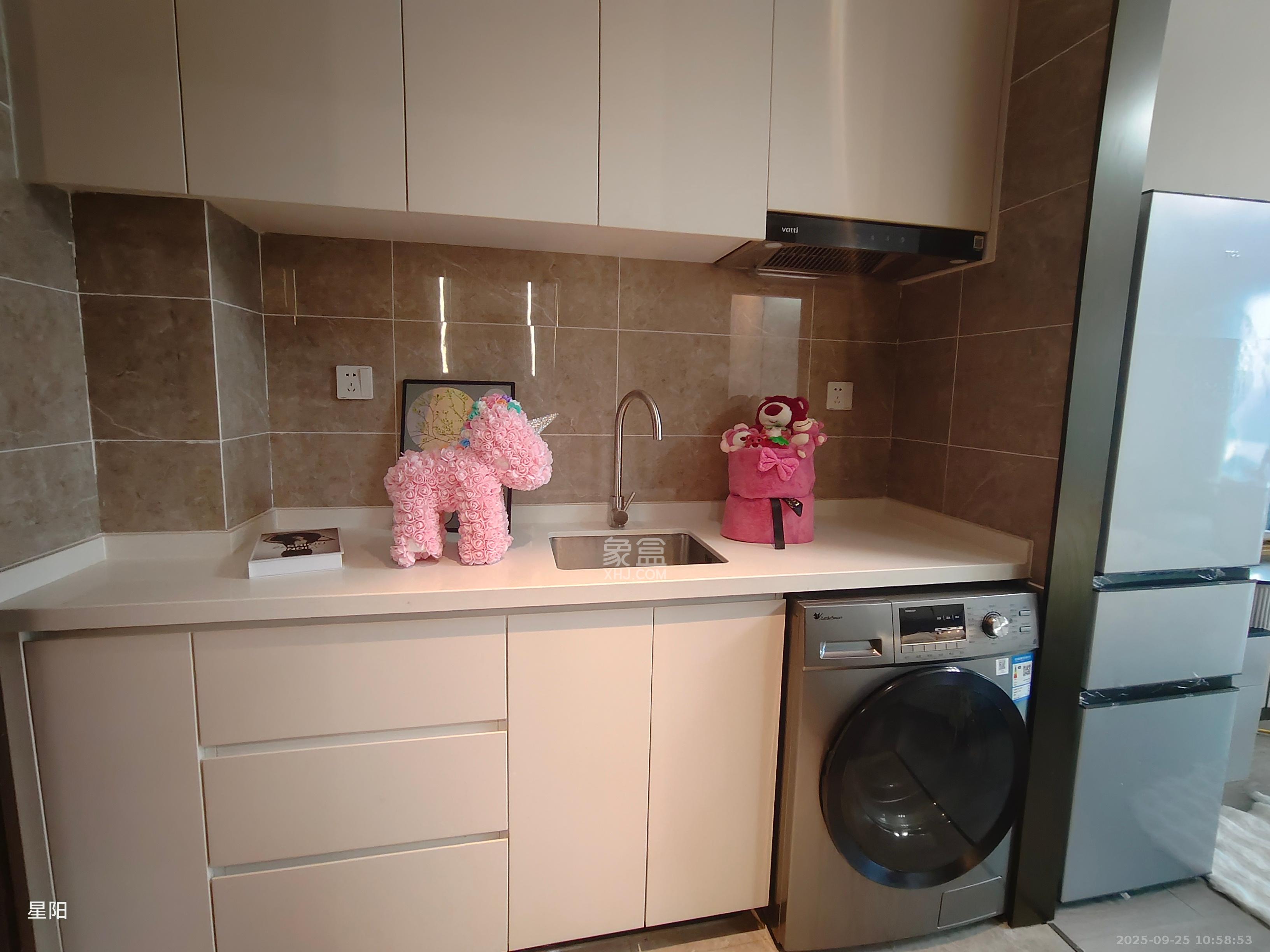 华润置地中心  1室1厅1卫    2200.0元/月室内图