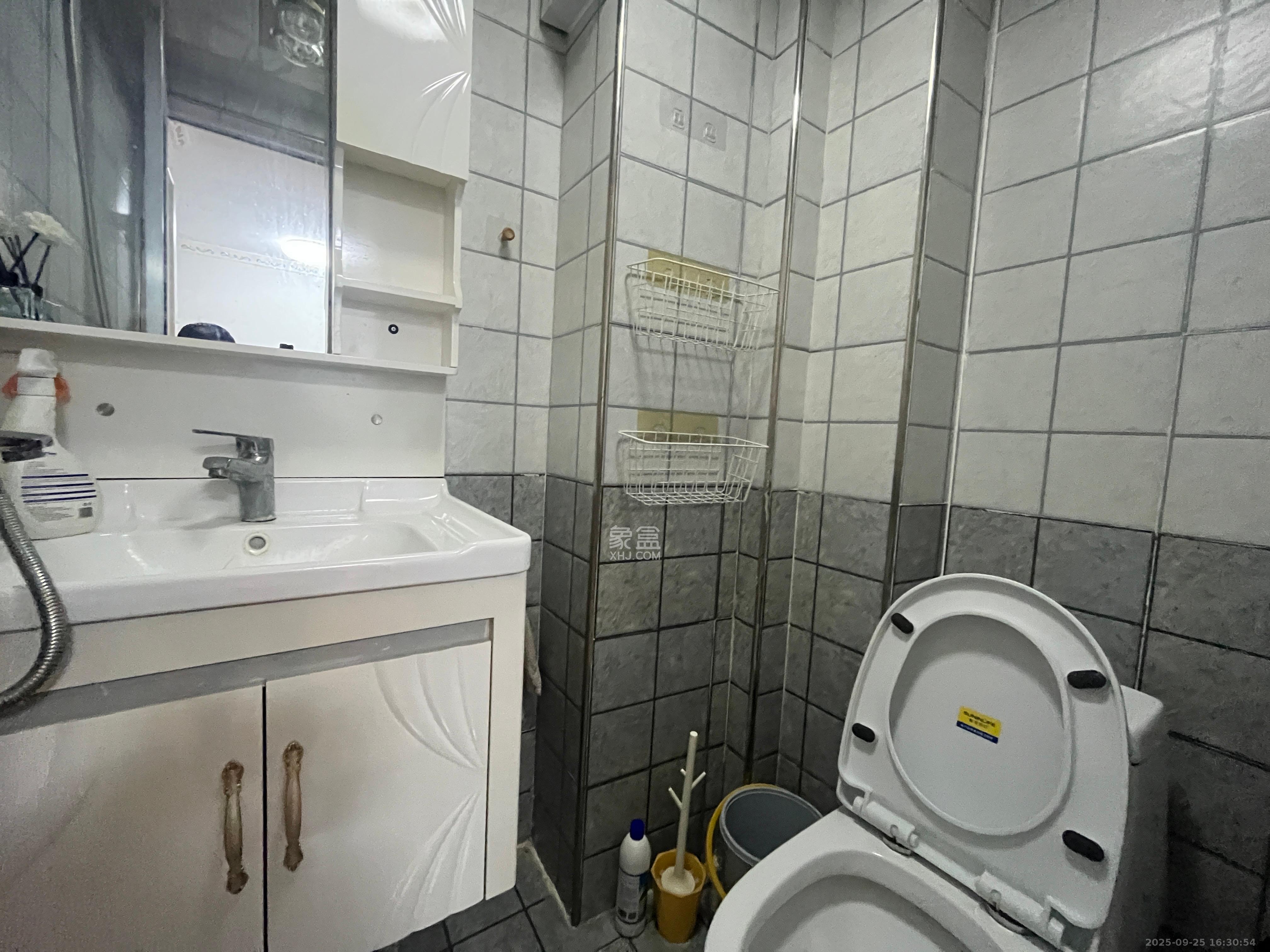 宏景名厦 3室2厅2卫 2600.0元/月 宏景名厦 3室2厅2卫 2600.0元/月室内图