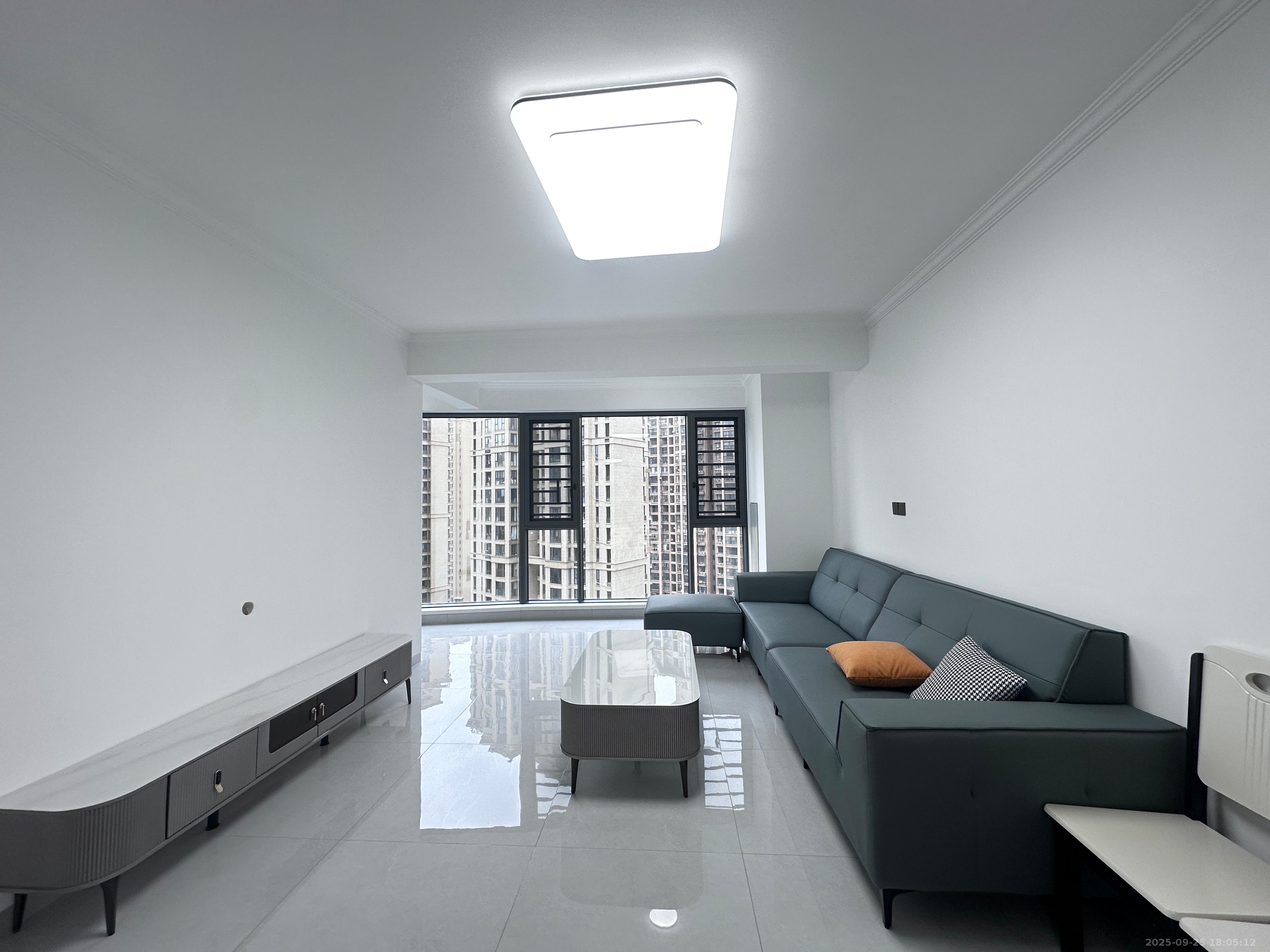 融创融公馆（融创臻苑）  1室0厅0卫    2500.0元/月