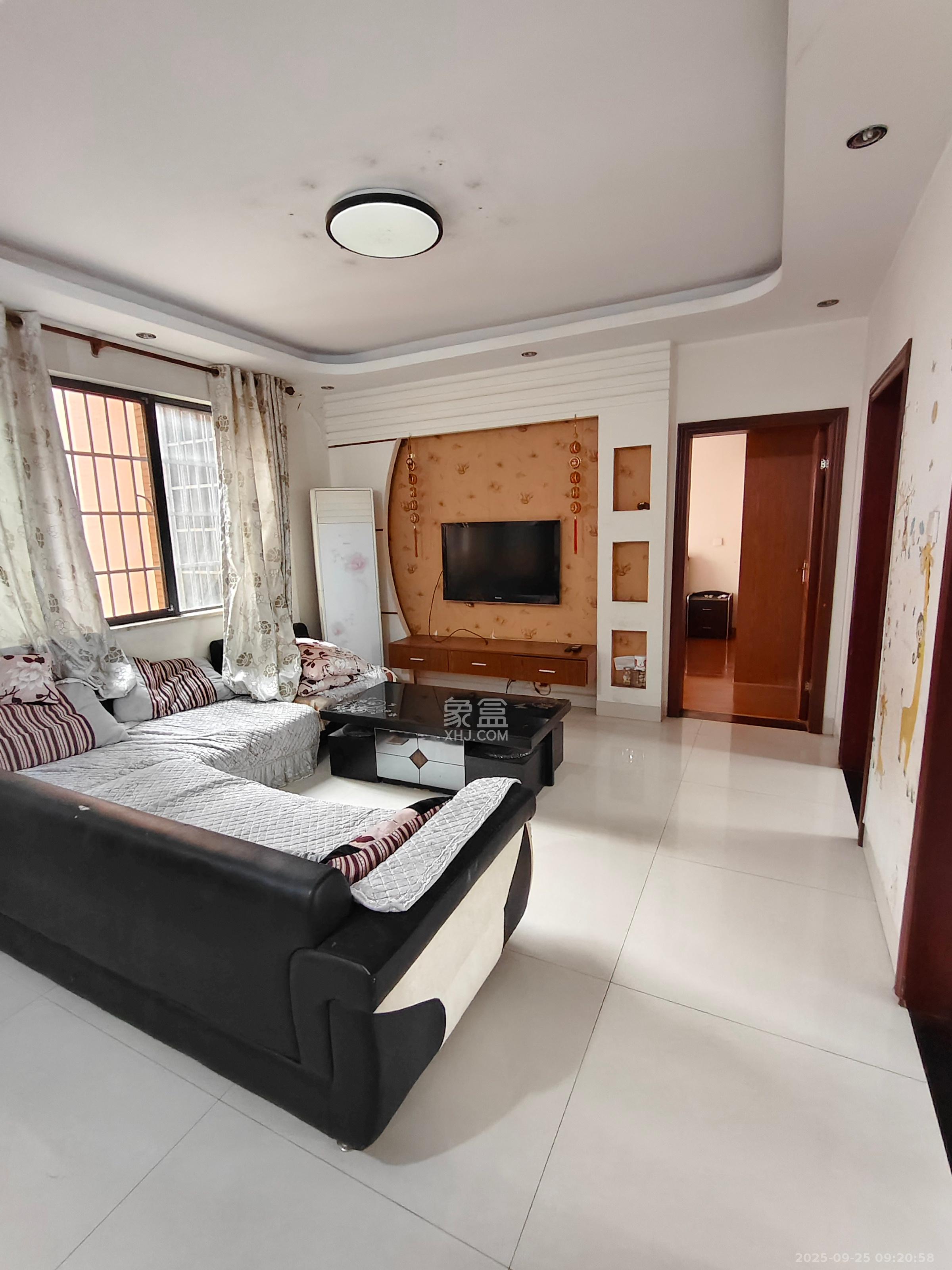 山水嘉园  3室2厅1卫    1780.0元/月室内图